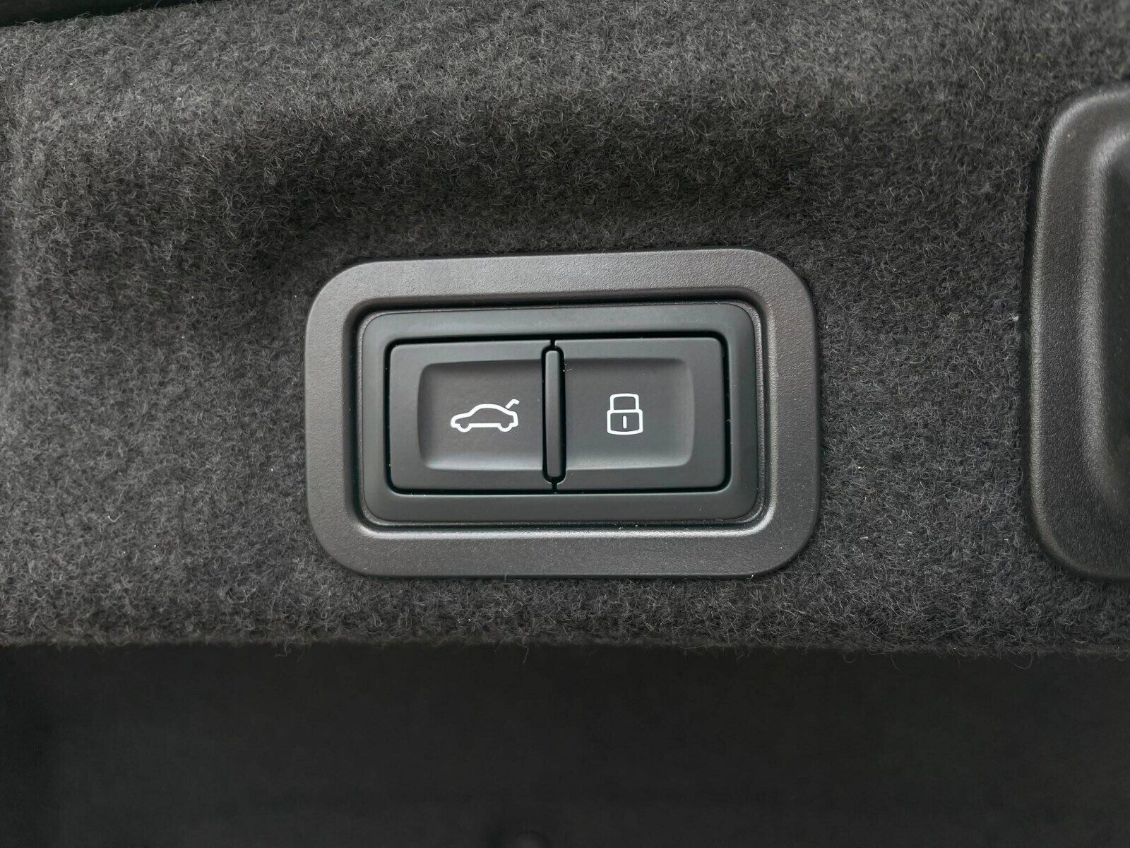 Audi A6 Limousine - zdjęcie 9