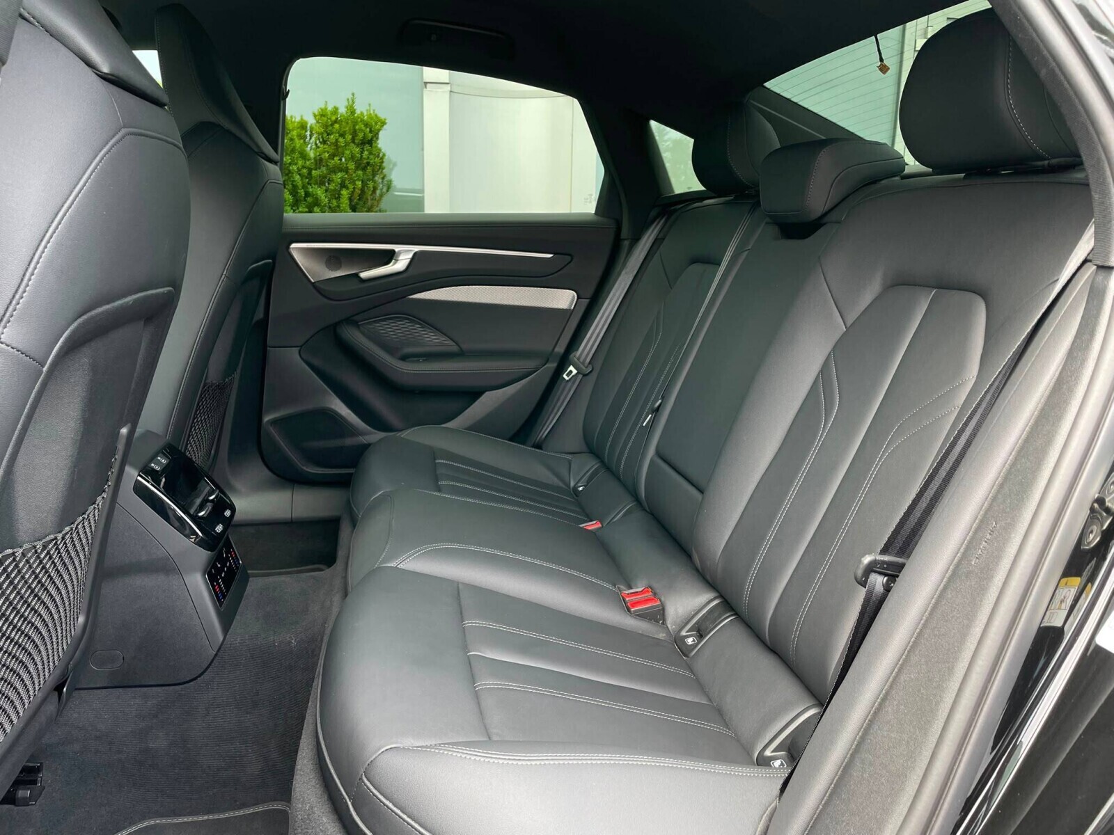 Audi A6 Limousine - zdjęcie 12