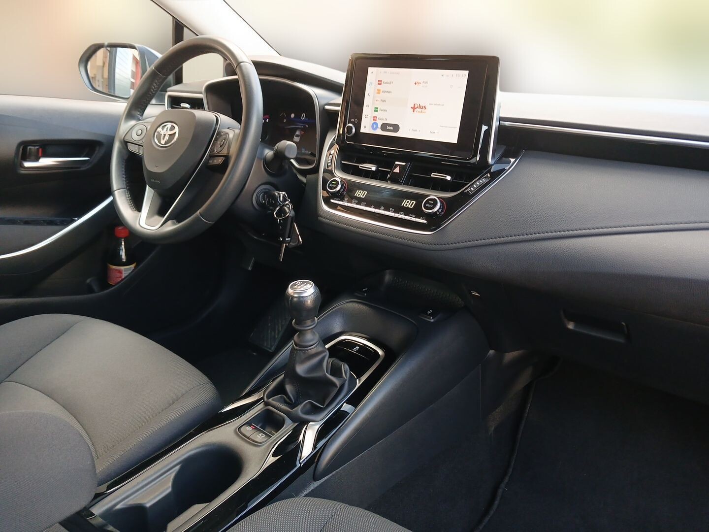 Toyota Corolla - zdjęcie 18