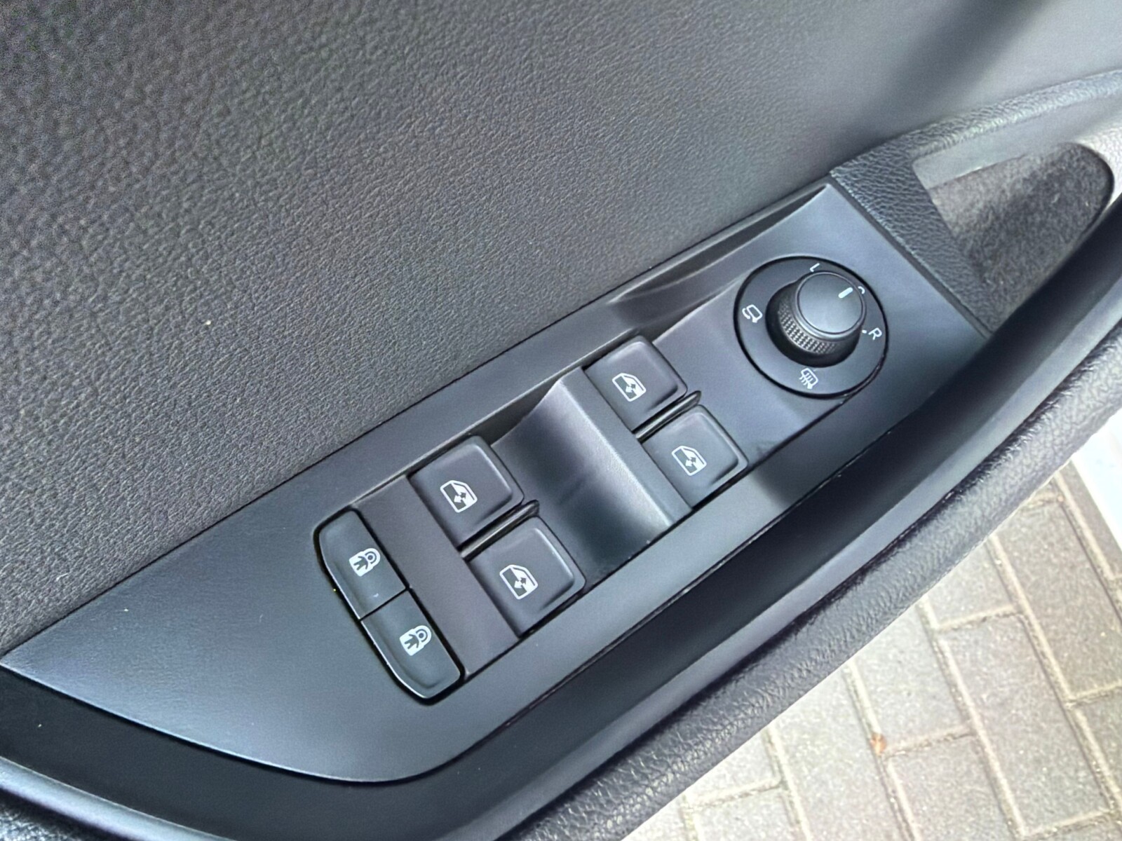 Škoda Superb Combi - zdjęcie 23