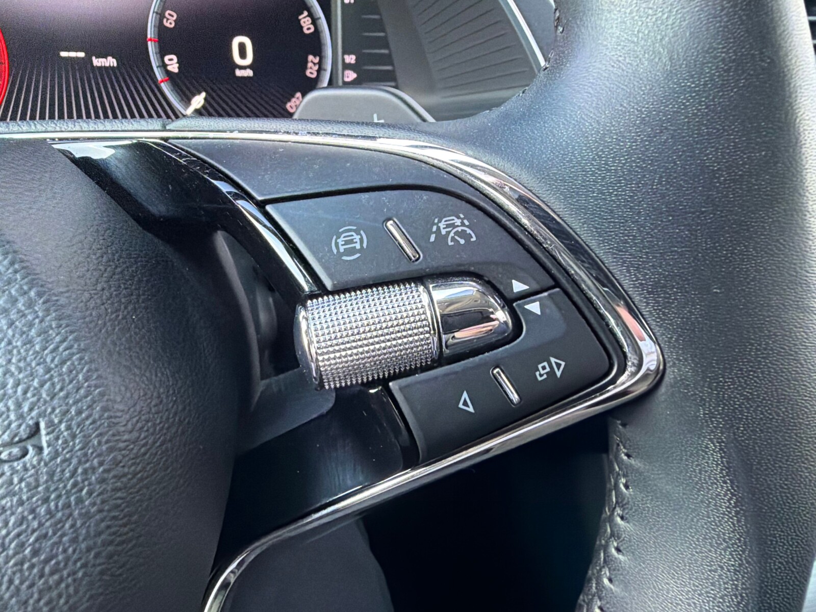 Škoda Superb Combi - zdjęcie 25