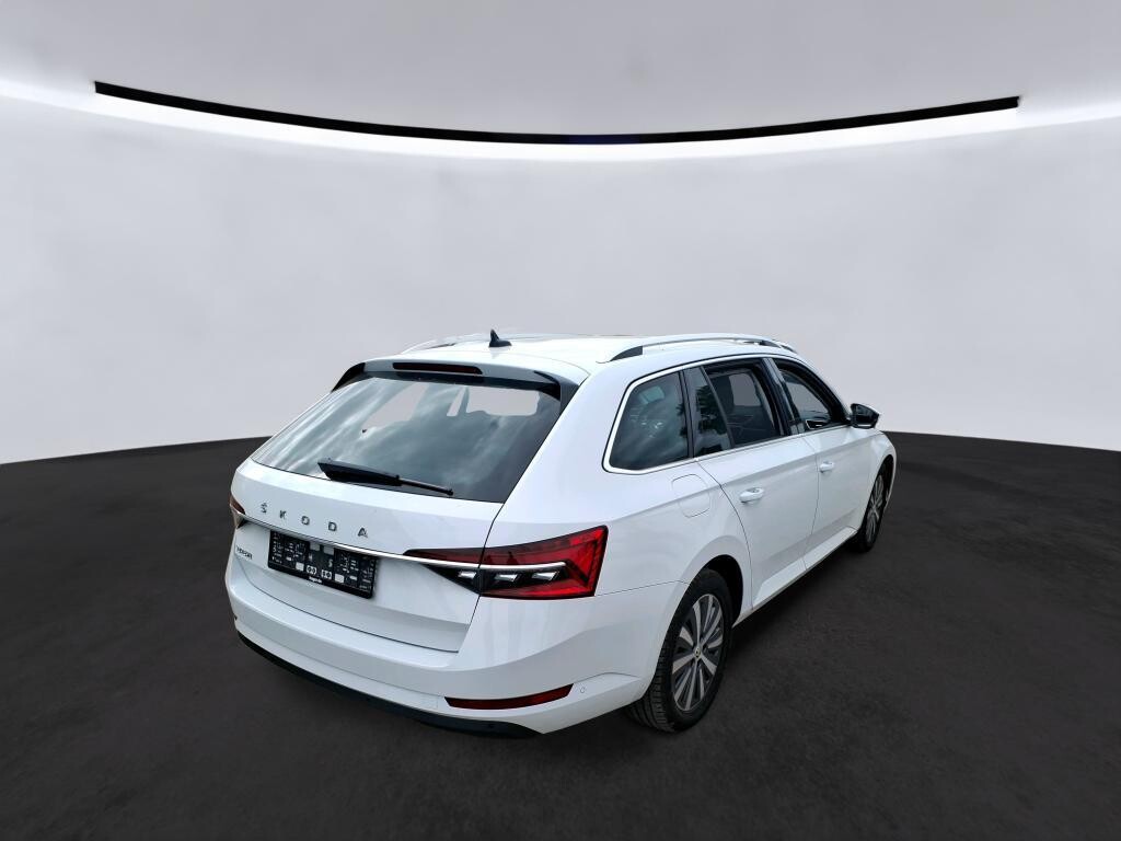 Škoda Superb Combi - zdjęcie 4