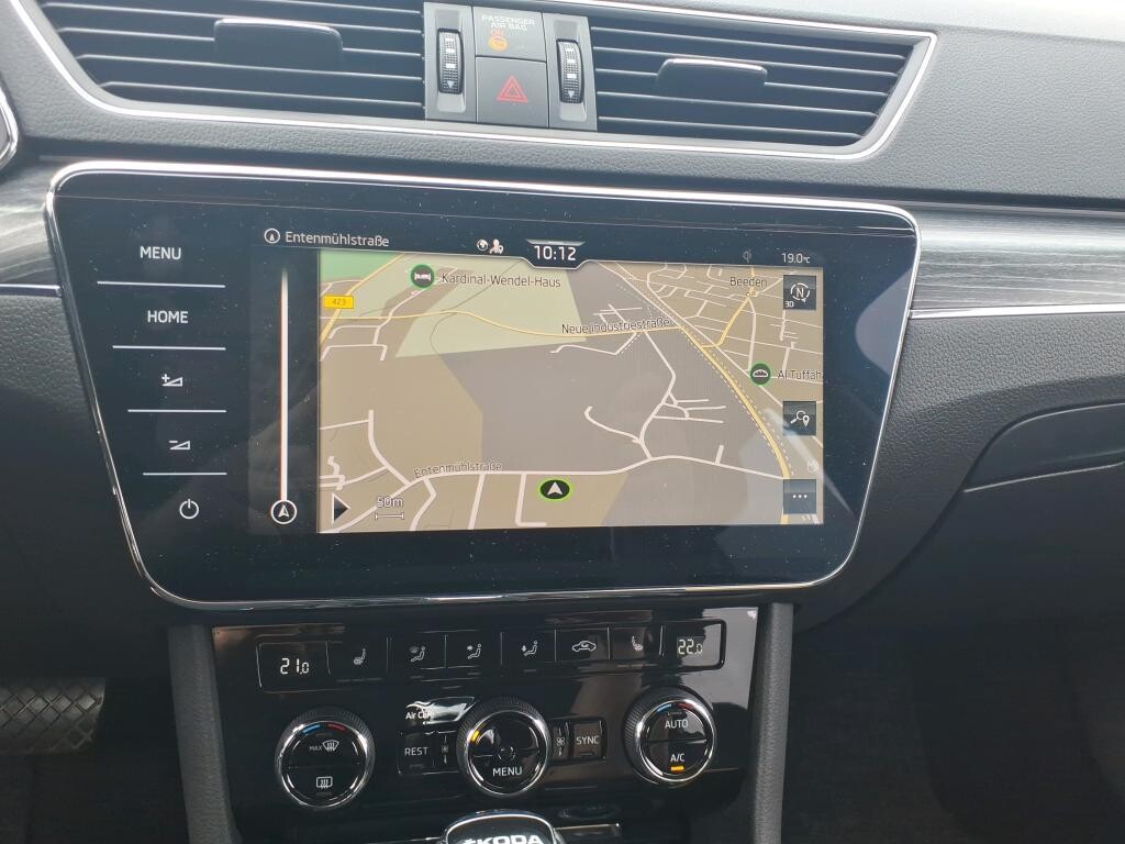 Škoda Superb Combi - zdjęcie 8