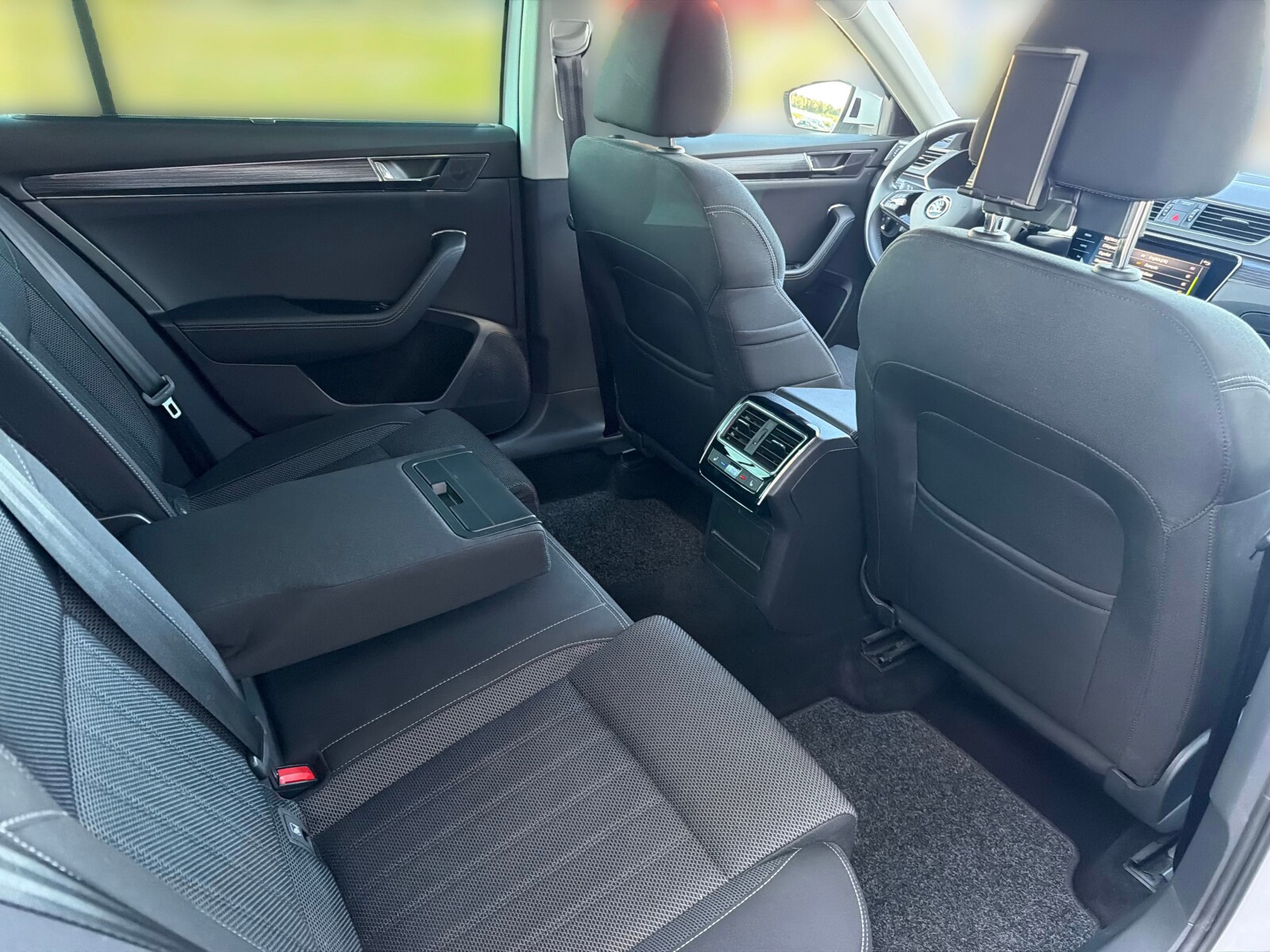 Škoda Superb Combi - zdjęcie 15