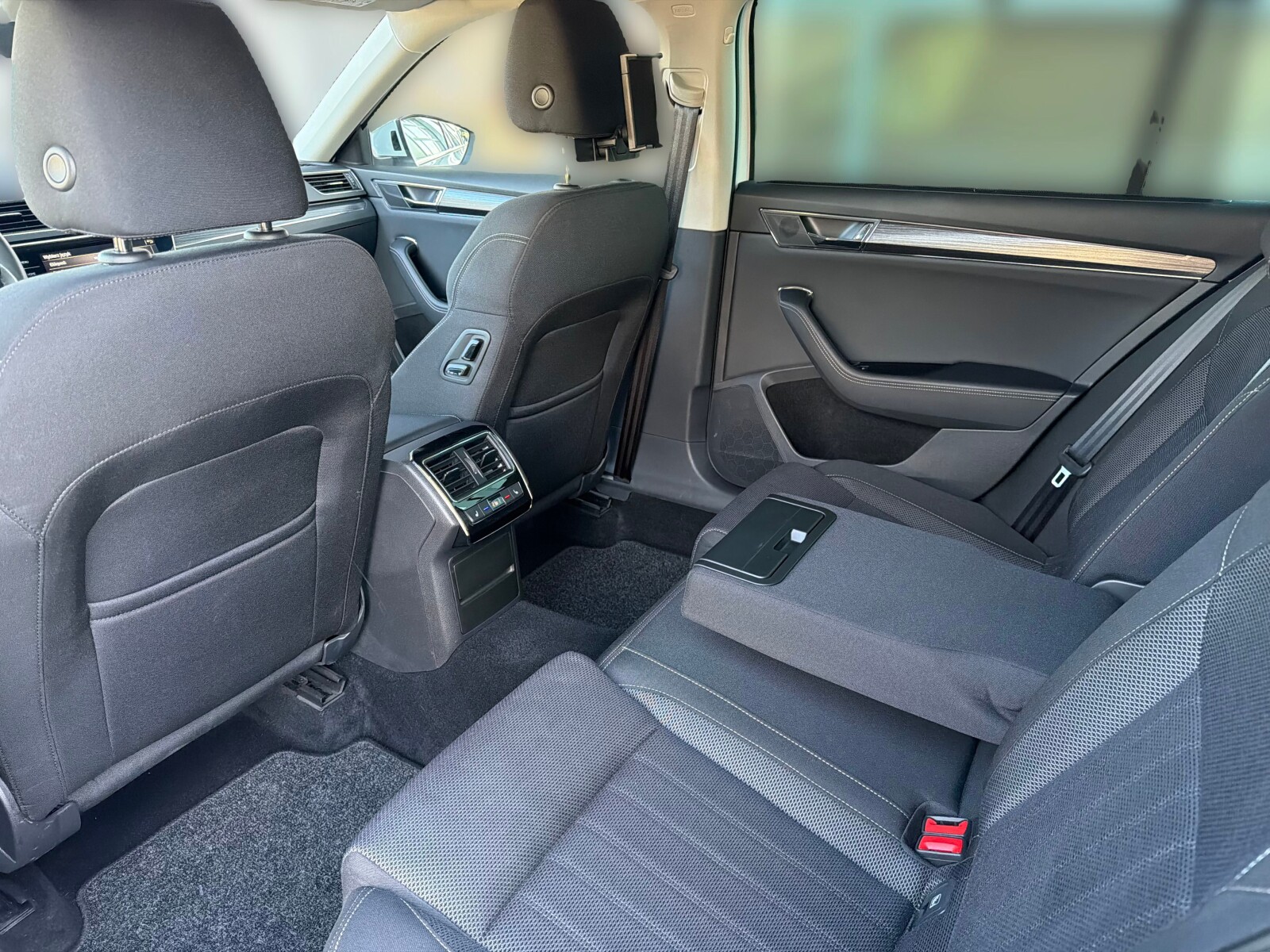 Škoda Superb Combi - zdjęcie 12