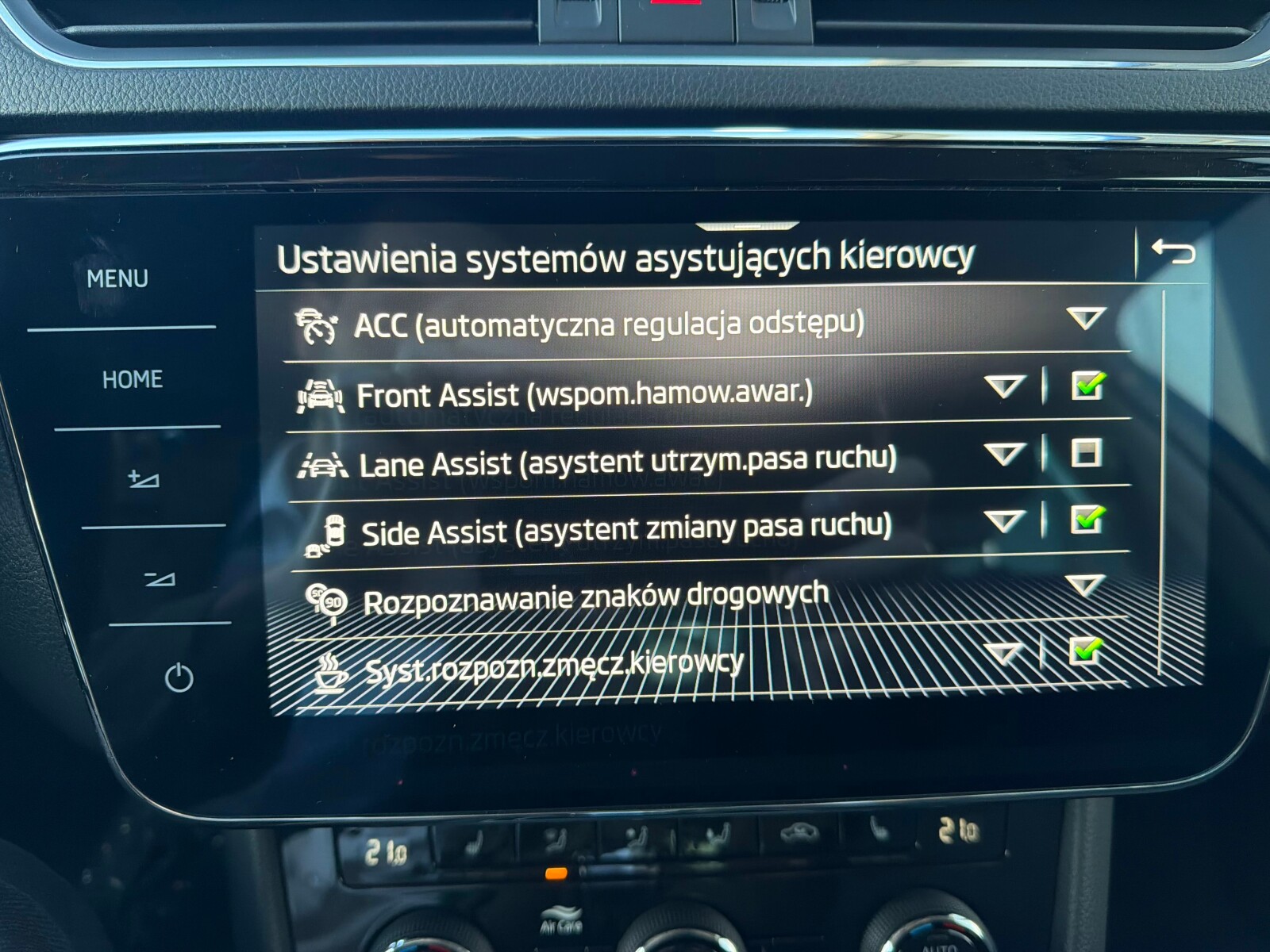 Škoda Superb Combi - zdjęcie 29