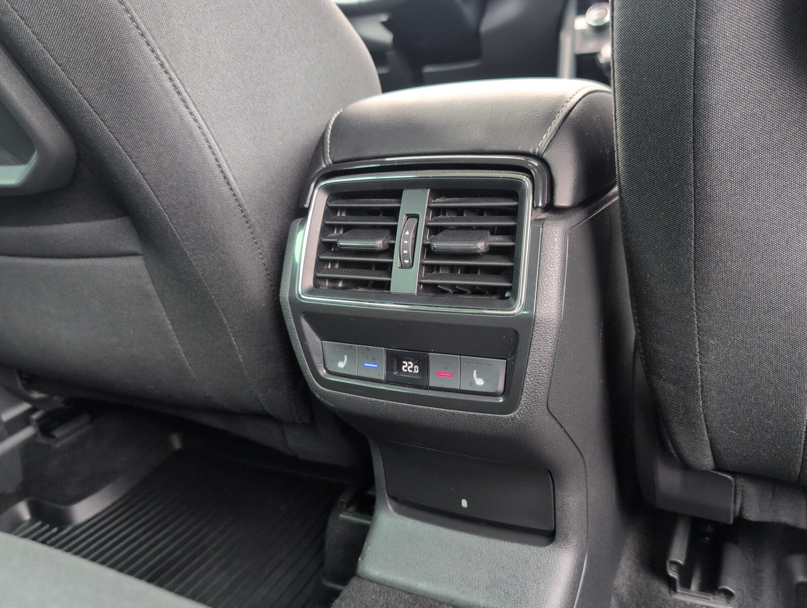 Škoda Karoq - zdjęcie 12