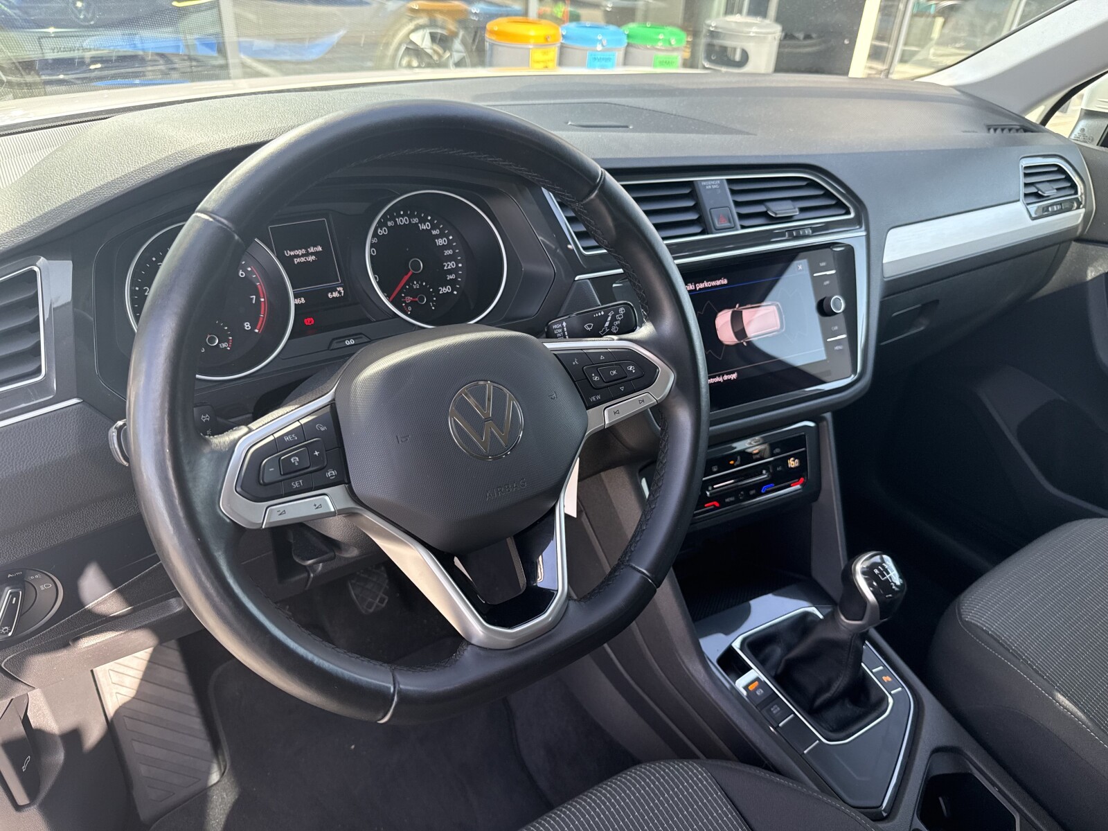 Volkswagen Tiguan - zdjęcie 9