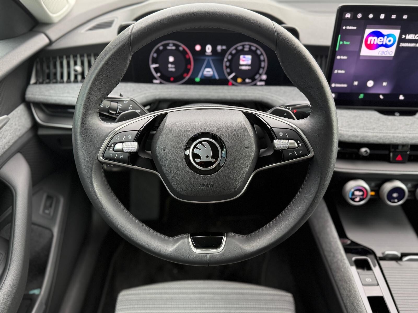 Škoda Superb - zdjęcie 11