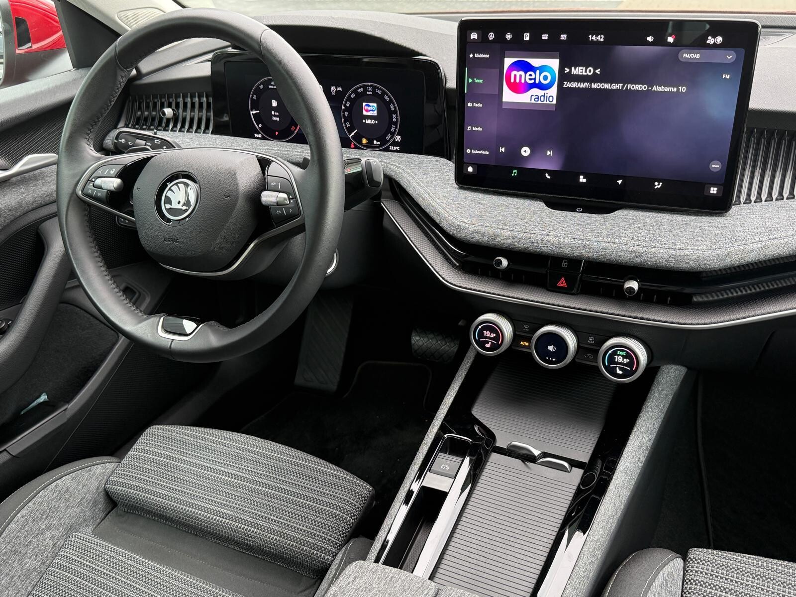 Škoda Superb - zdjęcie 12