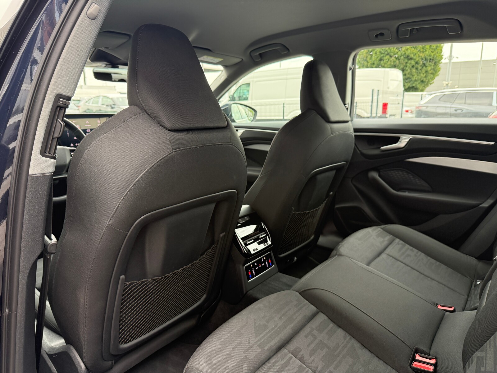 Audi A6 Avant - zdjęcie 11