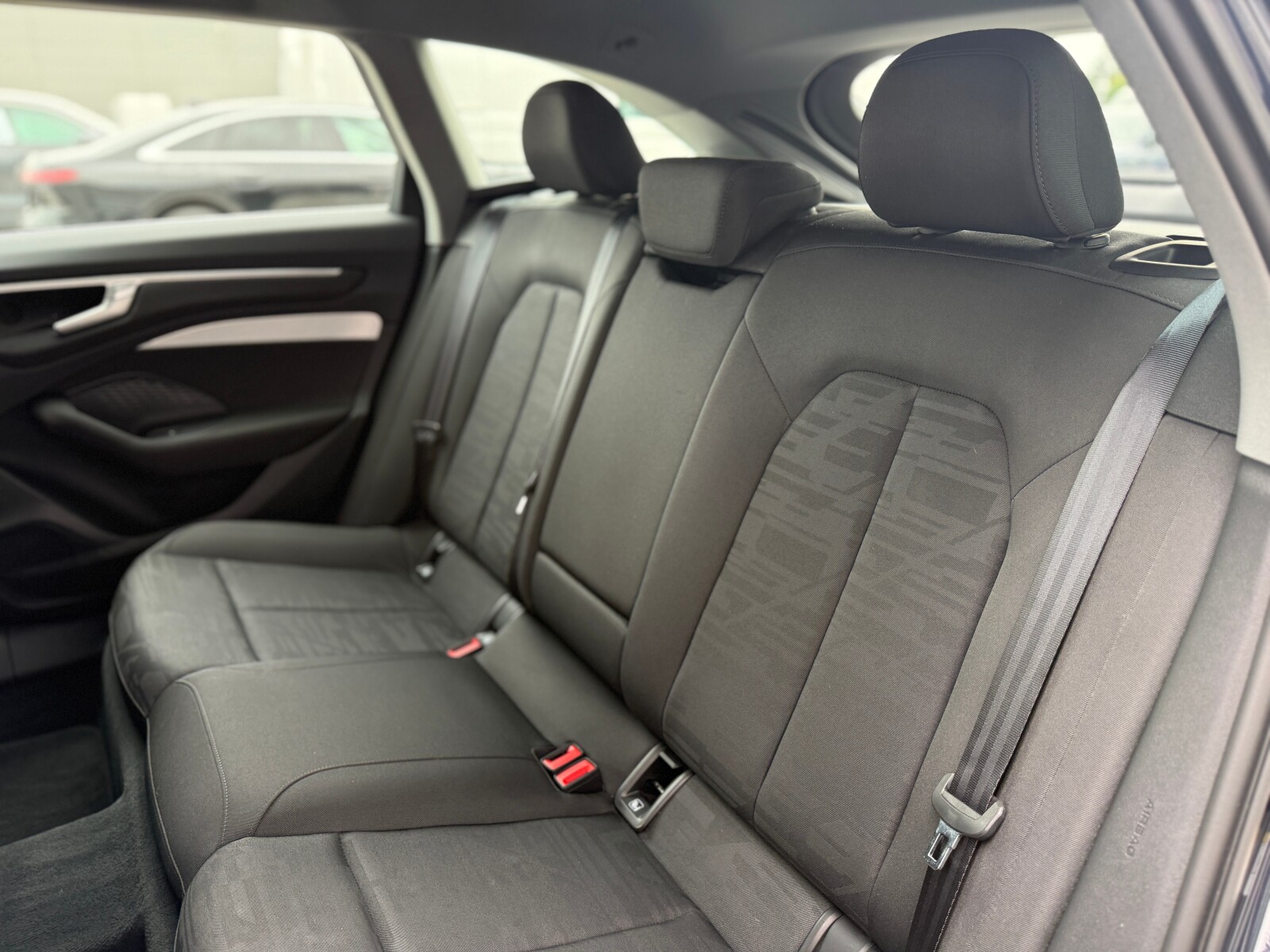 Audi A6 Avant - zdjęcie 12
