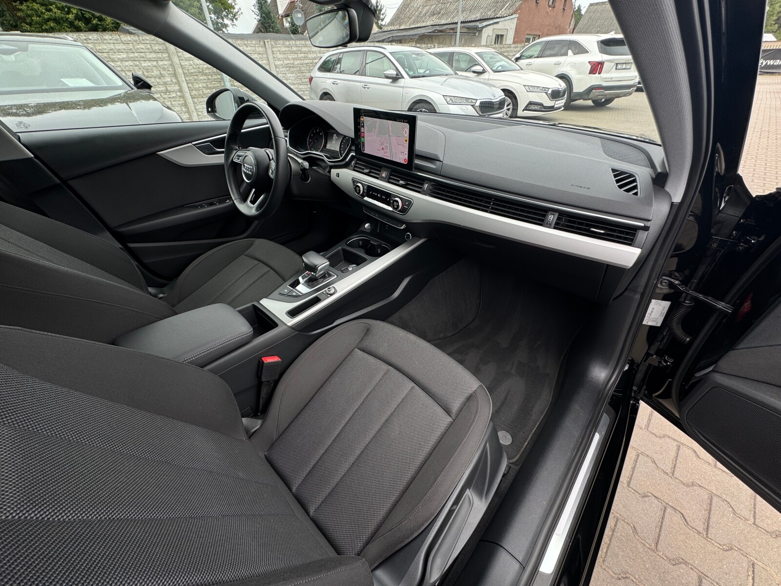 Audi A4 Limousine - zdjęcie 17