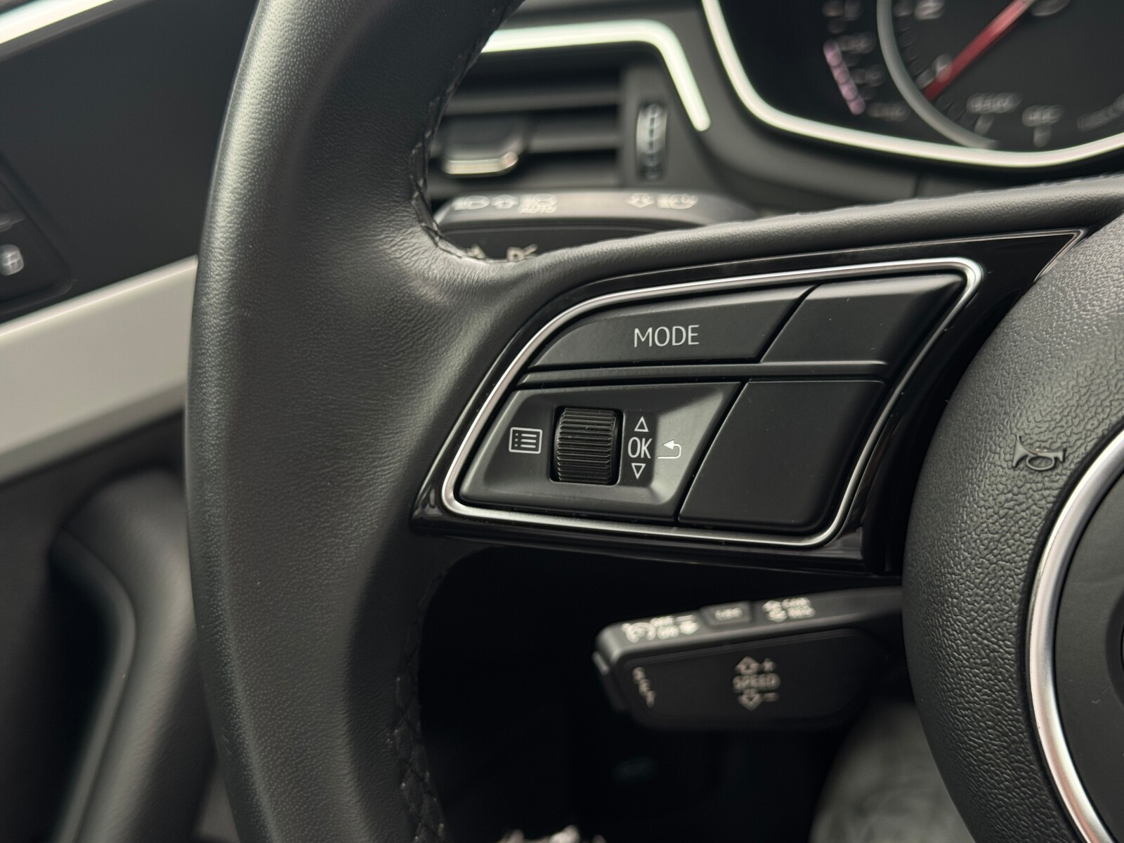 Audi A4 Limousine - zdjęcie 19