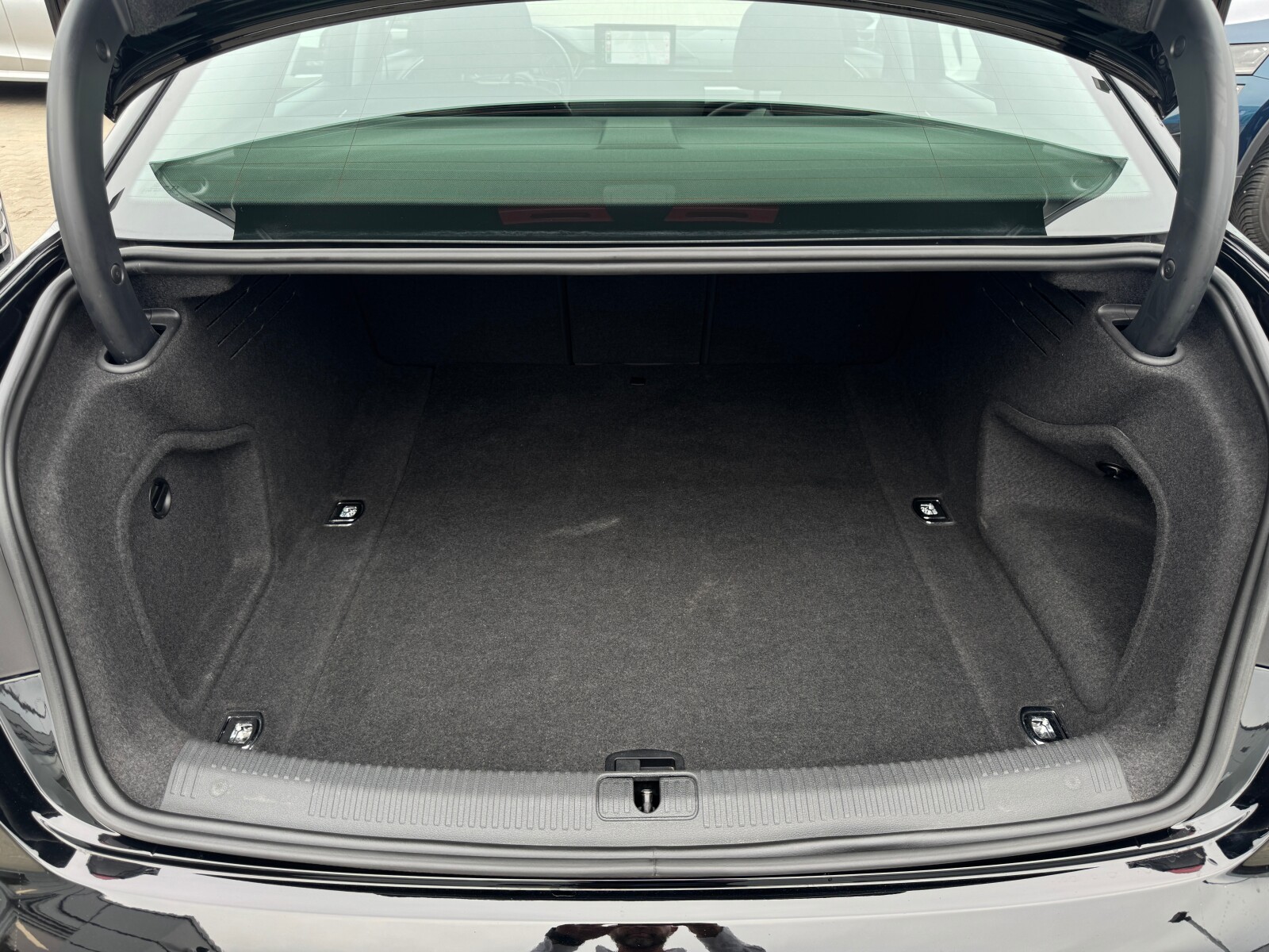 Audi A4 Limousine - zdjęcie 13