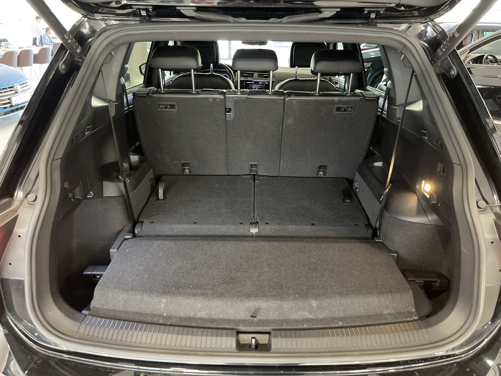 Volkswagen Tiguan Allspace - zdjęcie 9