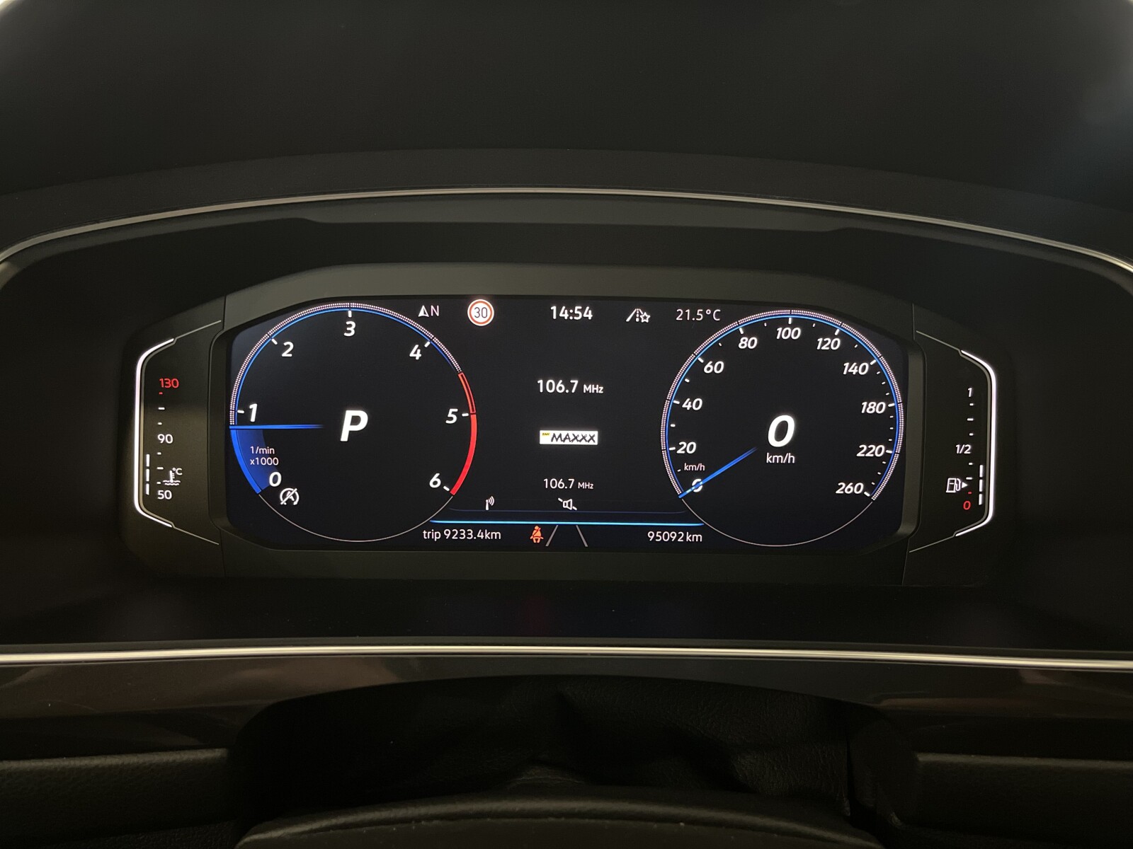 Volkswagen Tiguan Allspace - zdjęcie 32