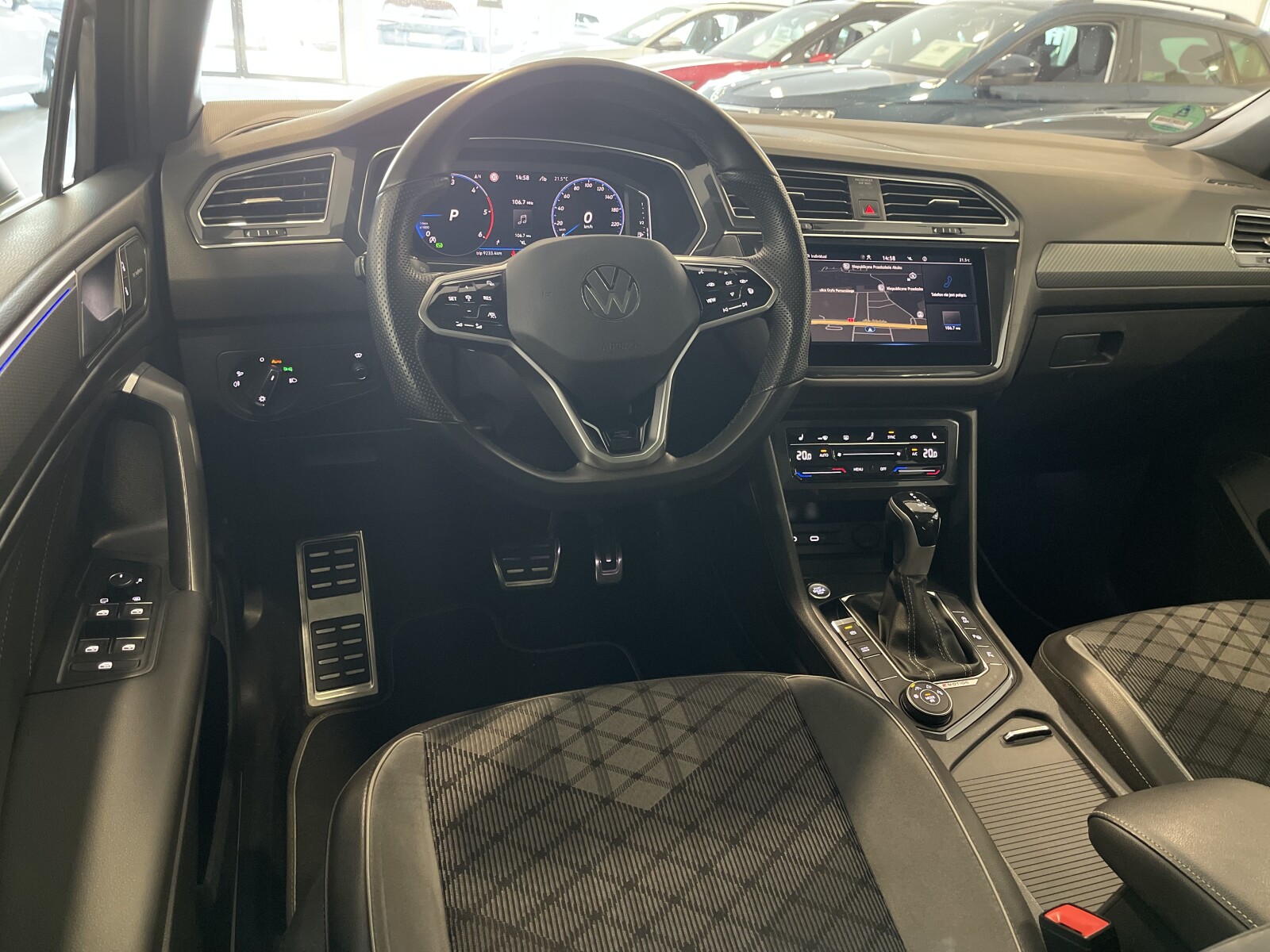 Volkswagen Tiguan Allspace - zdjęcie 14