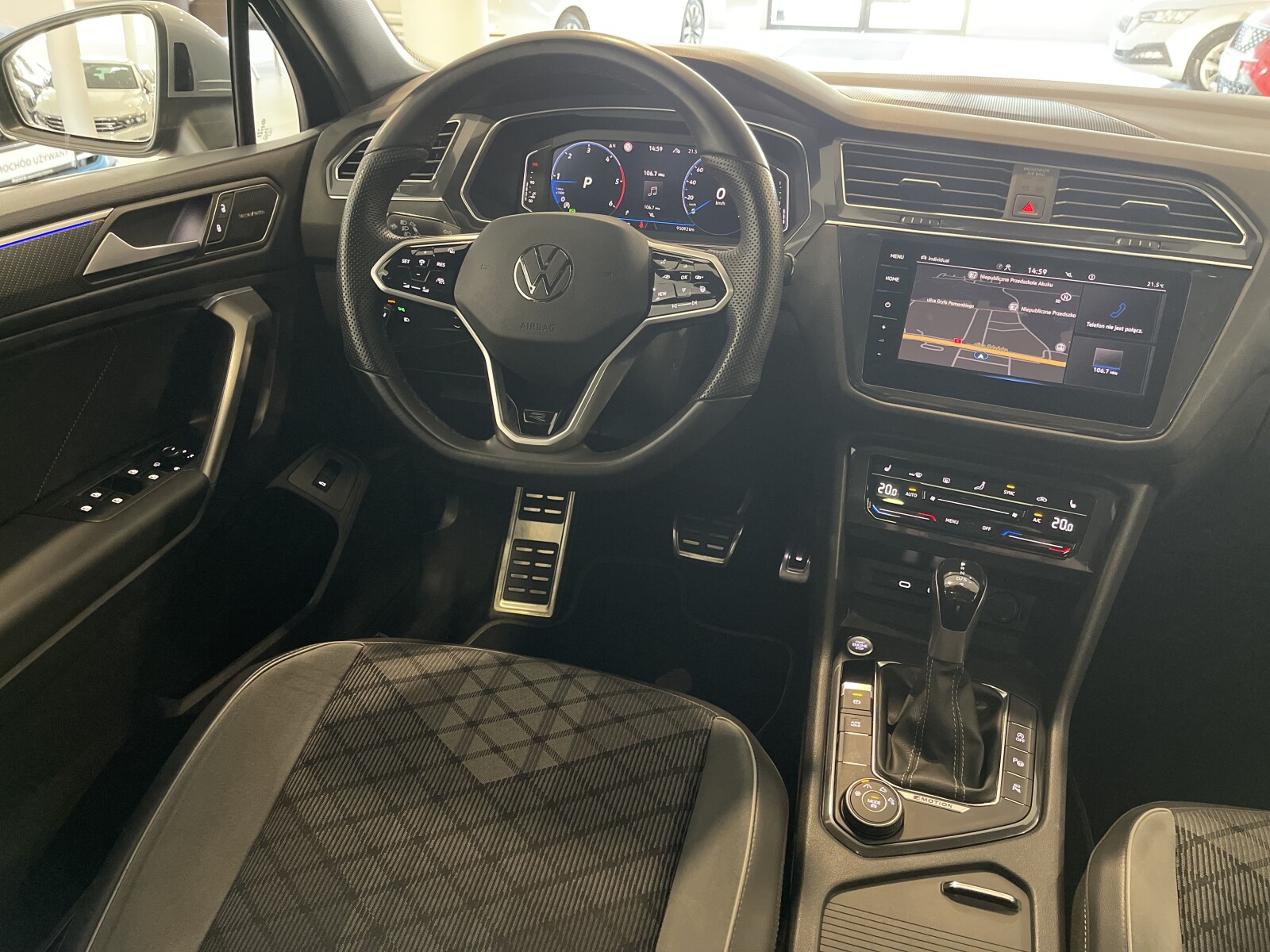 Volkswagen Tiguan Allspace - zdjęcie 16