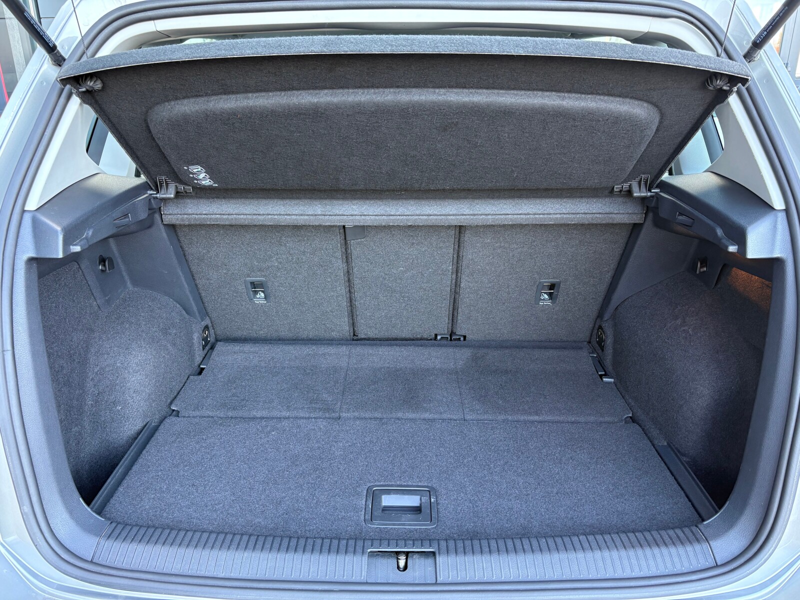 Volkswagen Golf Sportsvan - zdjęcie 16