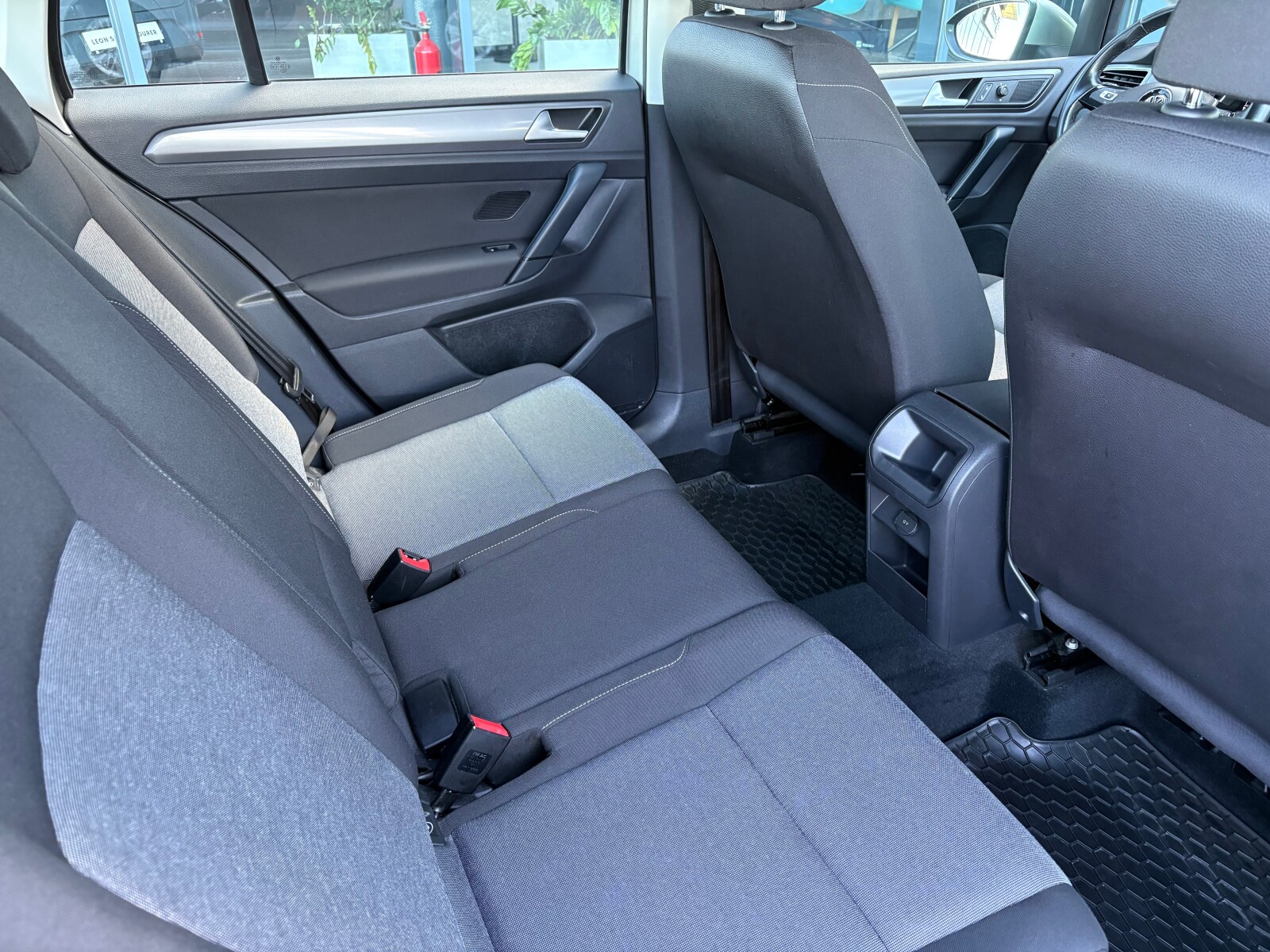 Volkswagen Golf Sportsvan - zdjęcie 13