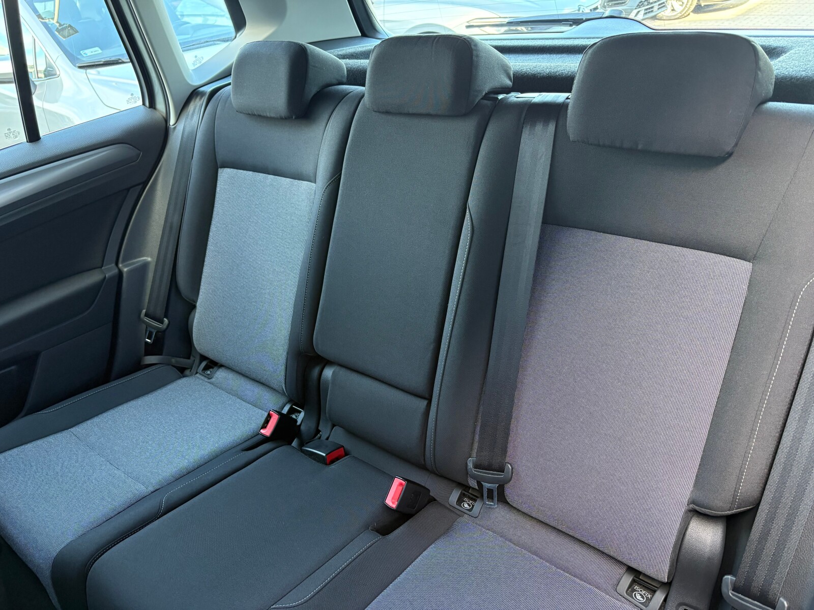 Volkswagen Golf Sportsvan - zdjęcie 12