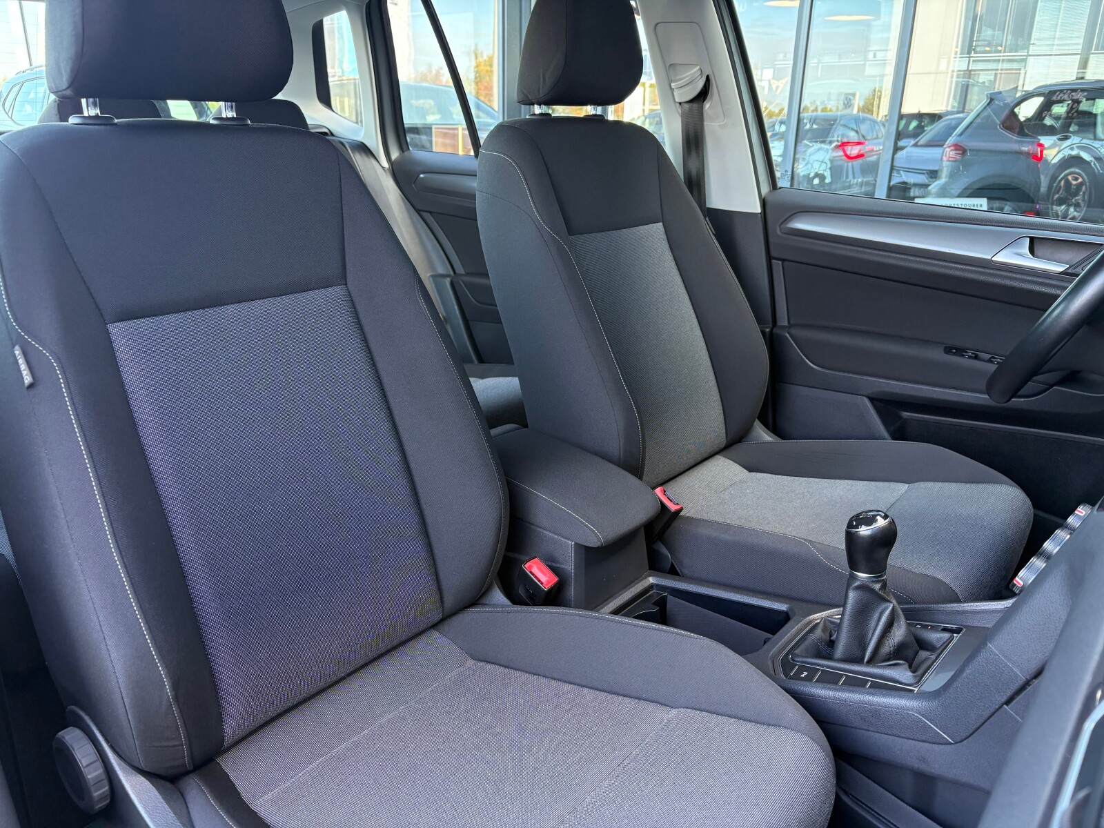 Volkswagen Golf Sportsvan - zdjęcie 15