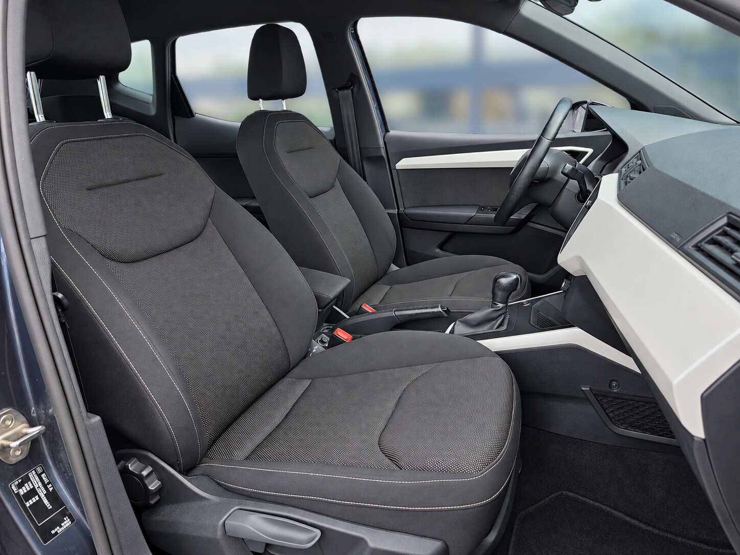 Seat Arona - zdjęcie 13