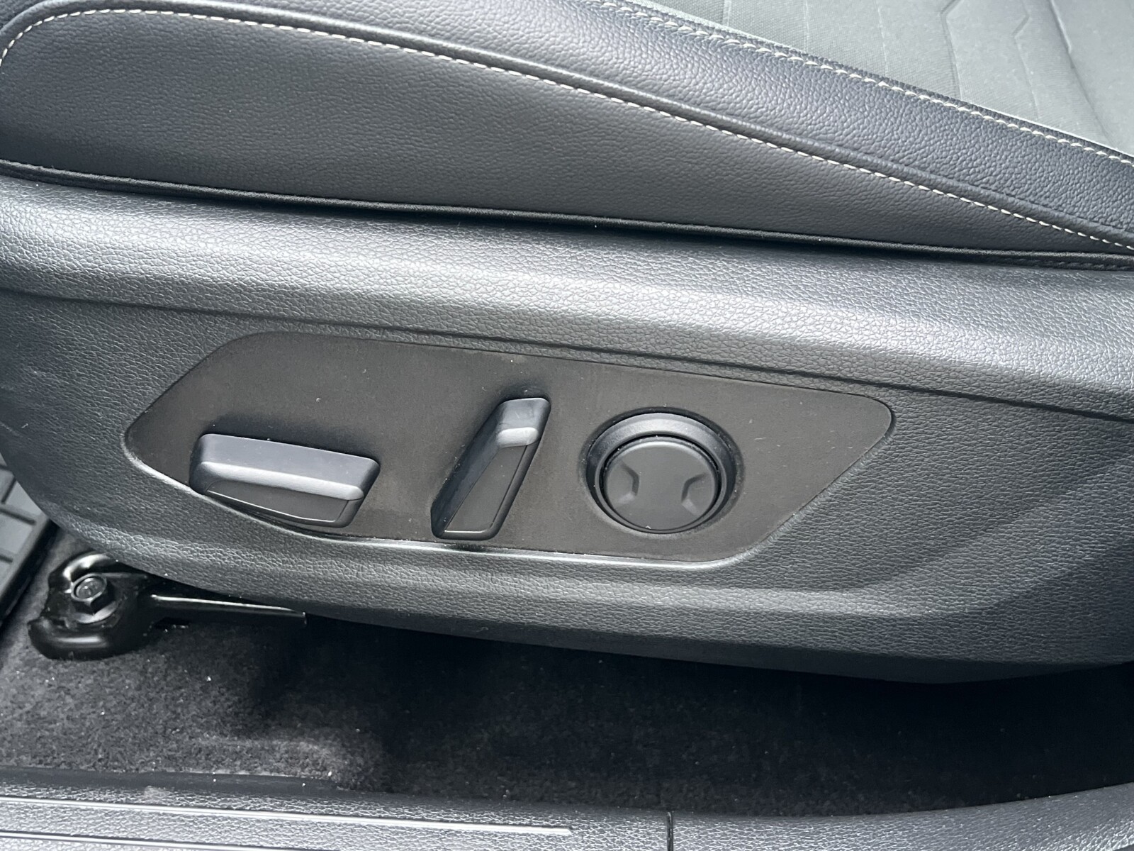 Kia Sportage - zdjęcie 28