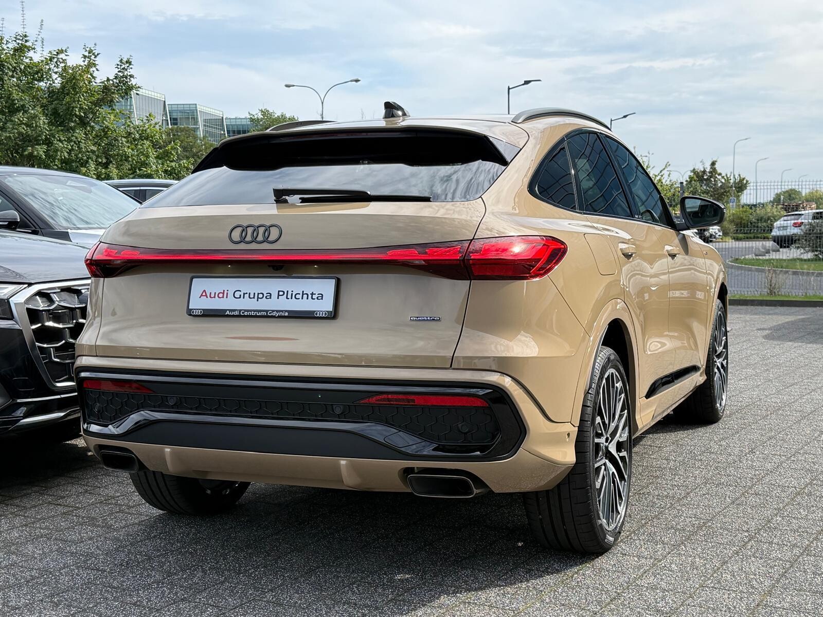 Audi Q5 Sportback - zdjęcie 12