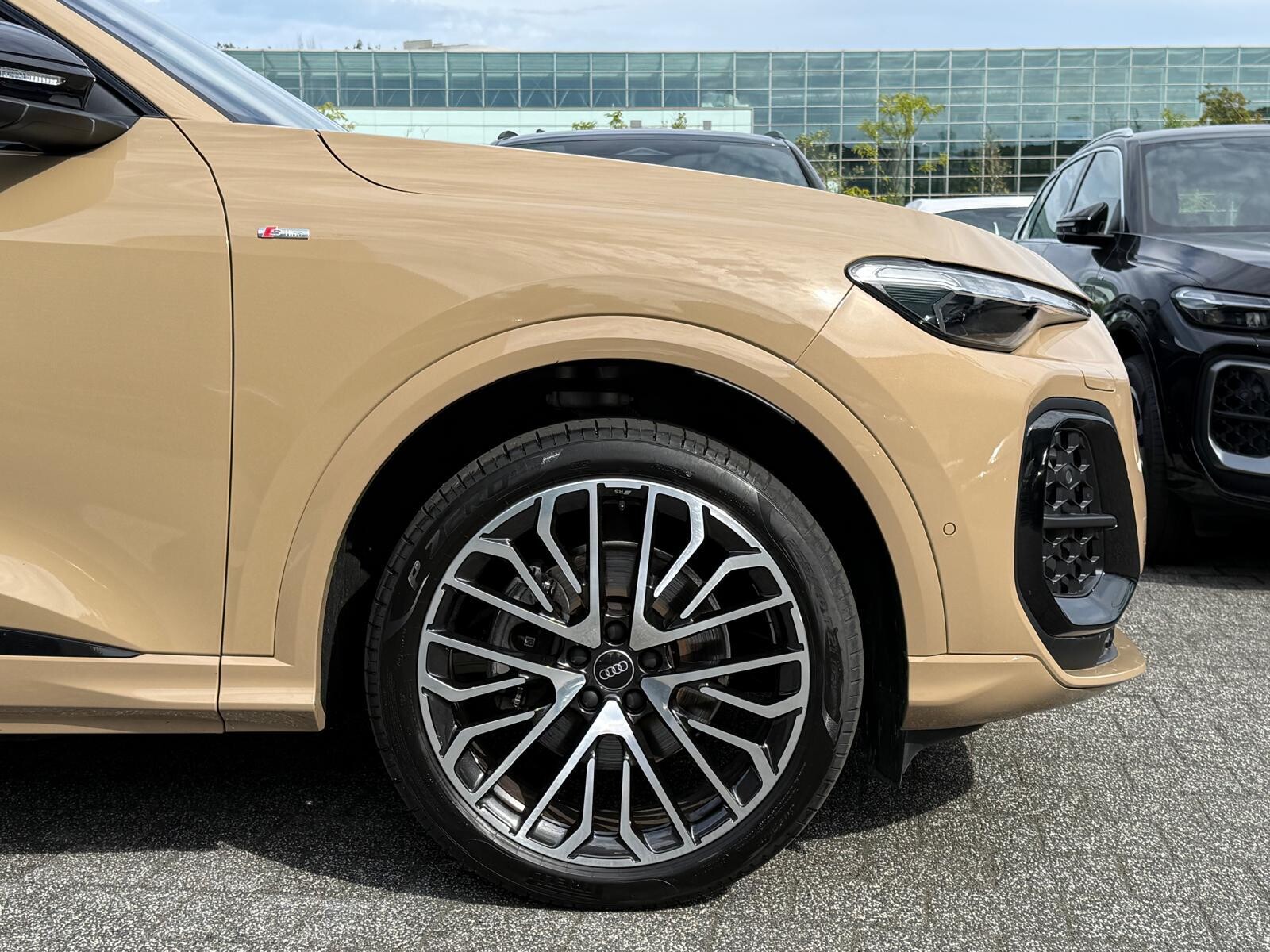 Audi Q5 Sportback - zdjęcie 10