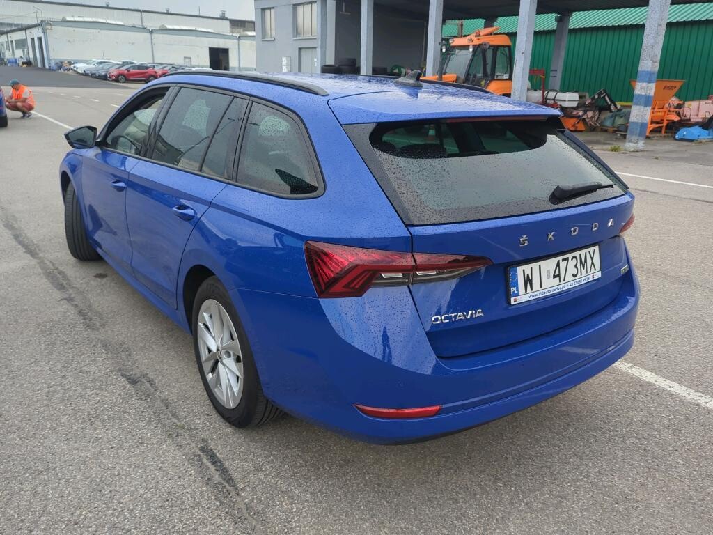 Škoda Octavia Combi - zdjęcie 2