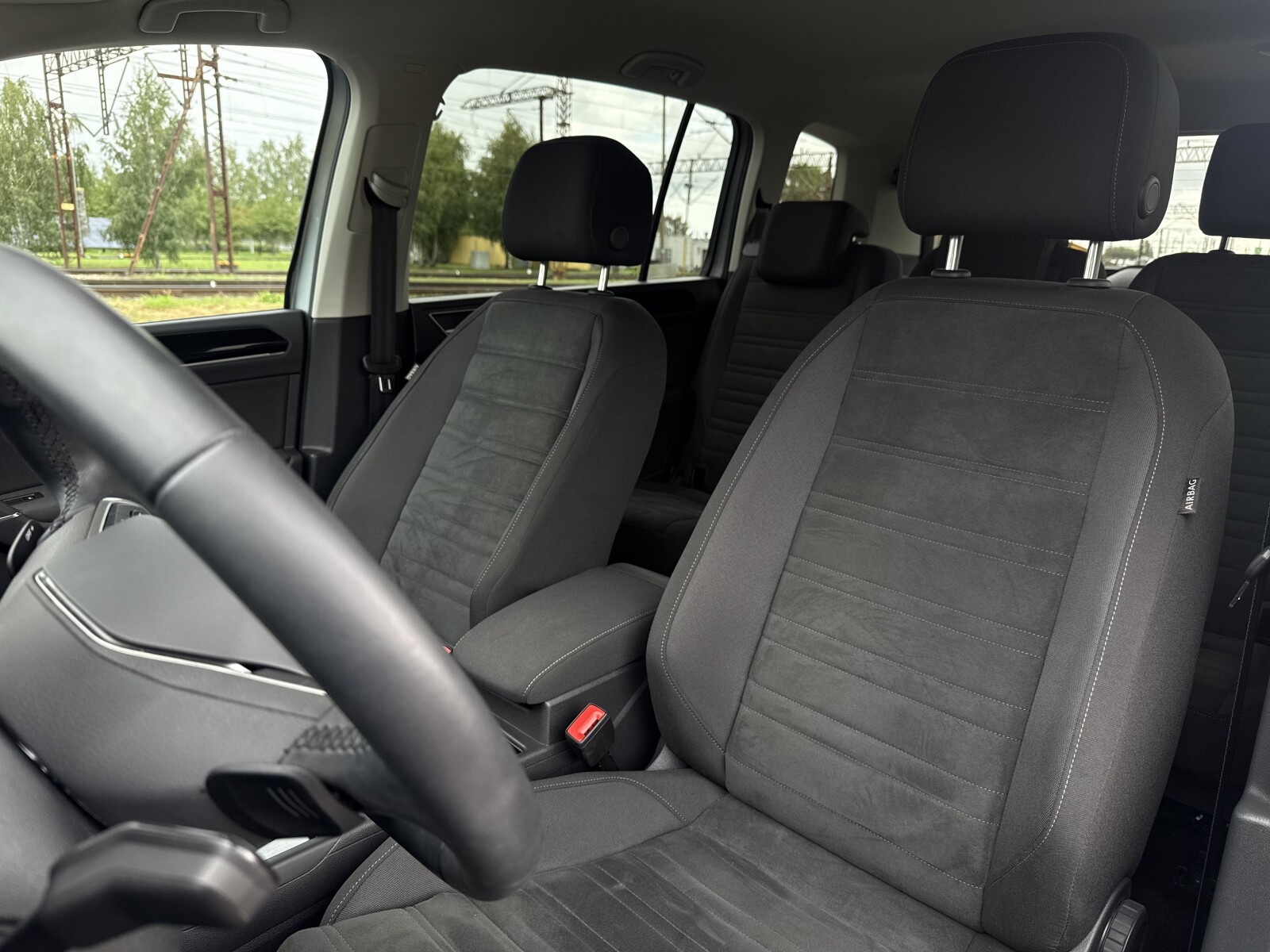 Volkswagen Touran - zdjęcie 12