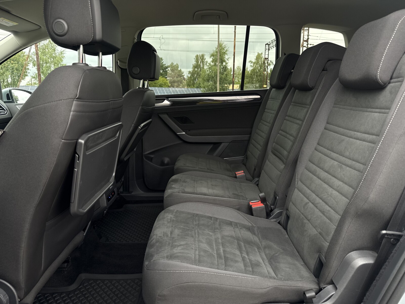 Volkswagen Touran - zdjęcie 28