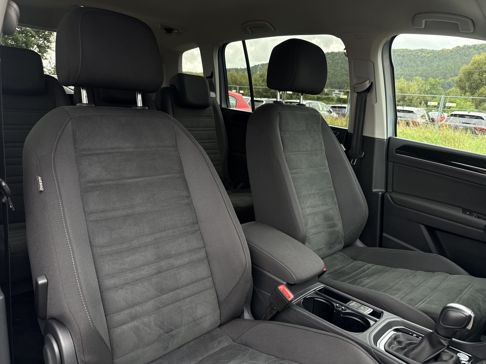 Volkswagen Touran - zdjęcie 14