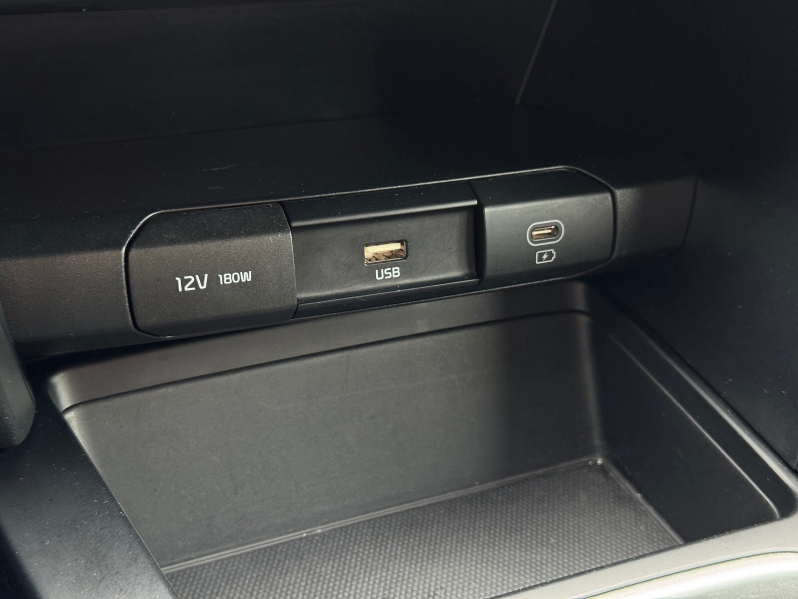 Kia Ceed - zdjęcie 25