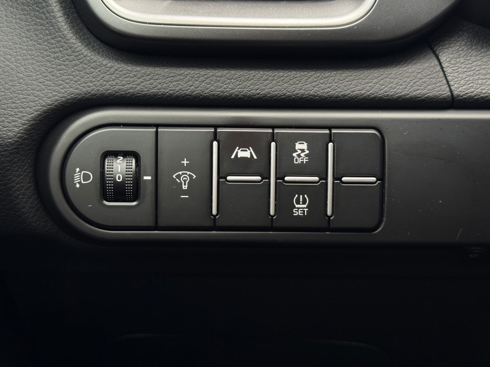 Kia Ceed - zdjęcie 28