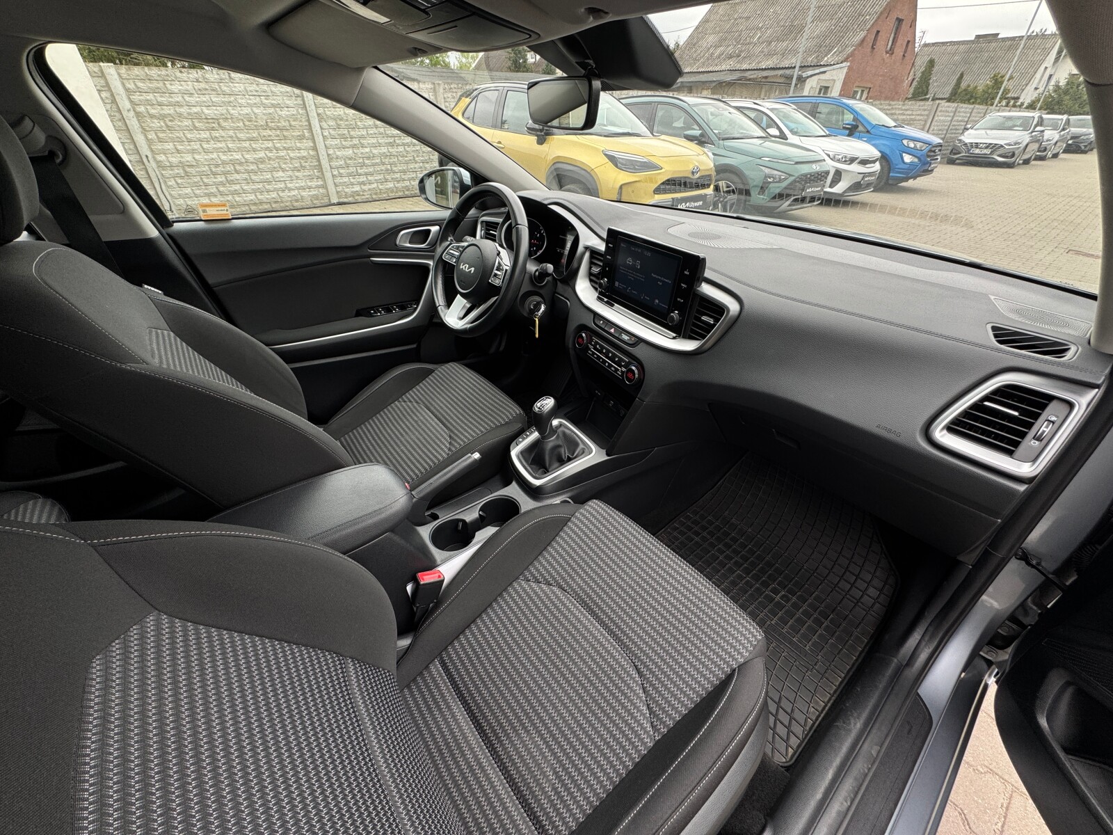 Kia Ceed - zdjęcie 16