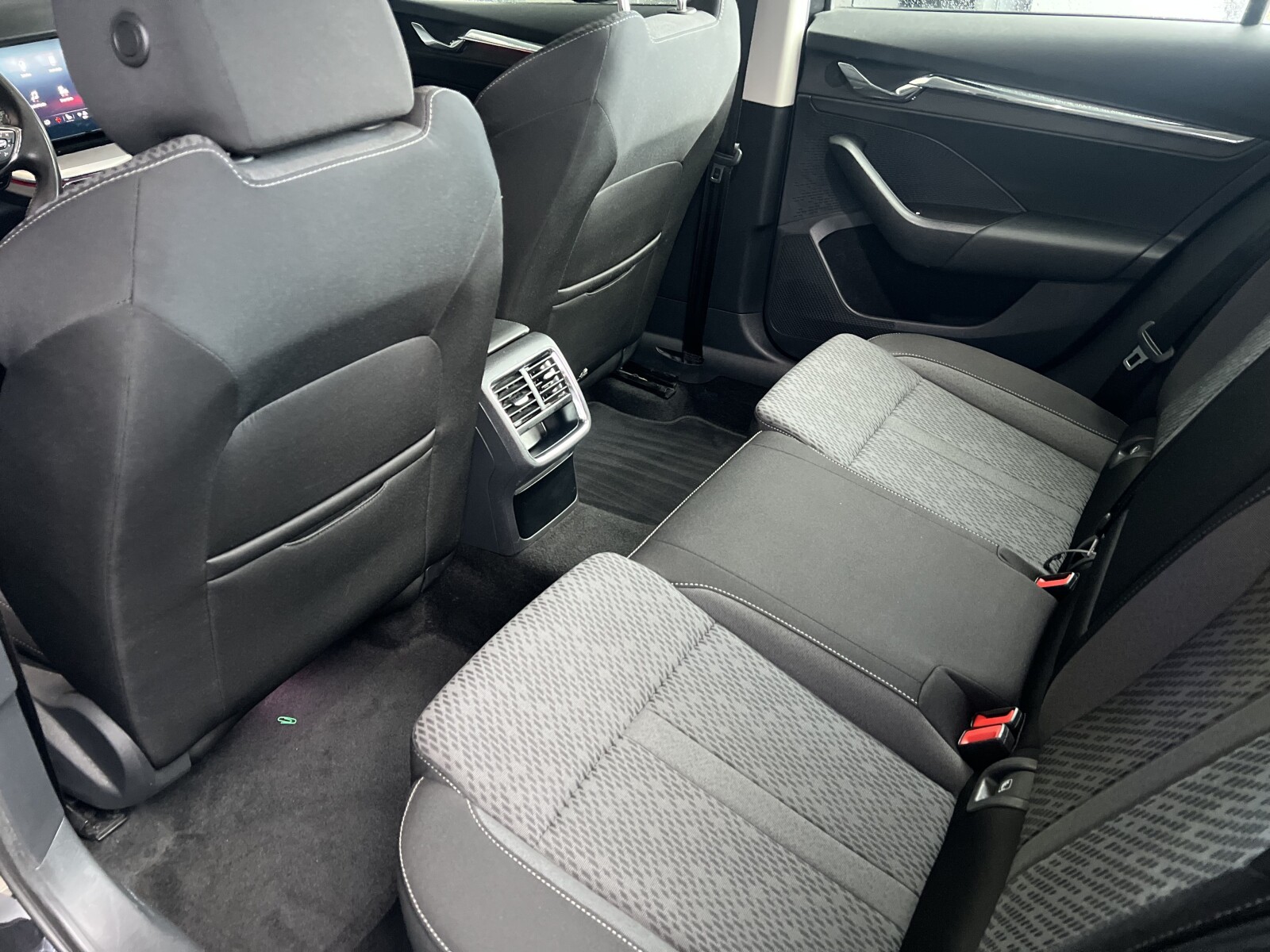 Škoda Octavia Combi - zdjęcie 25