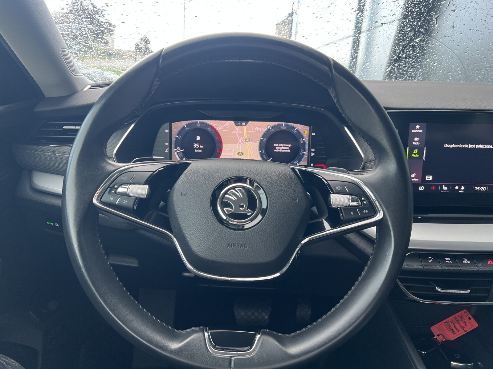 Škoda Octavia Combi - zdjęcie 18