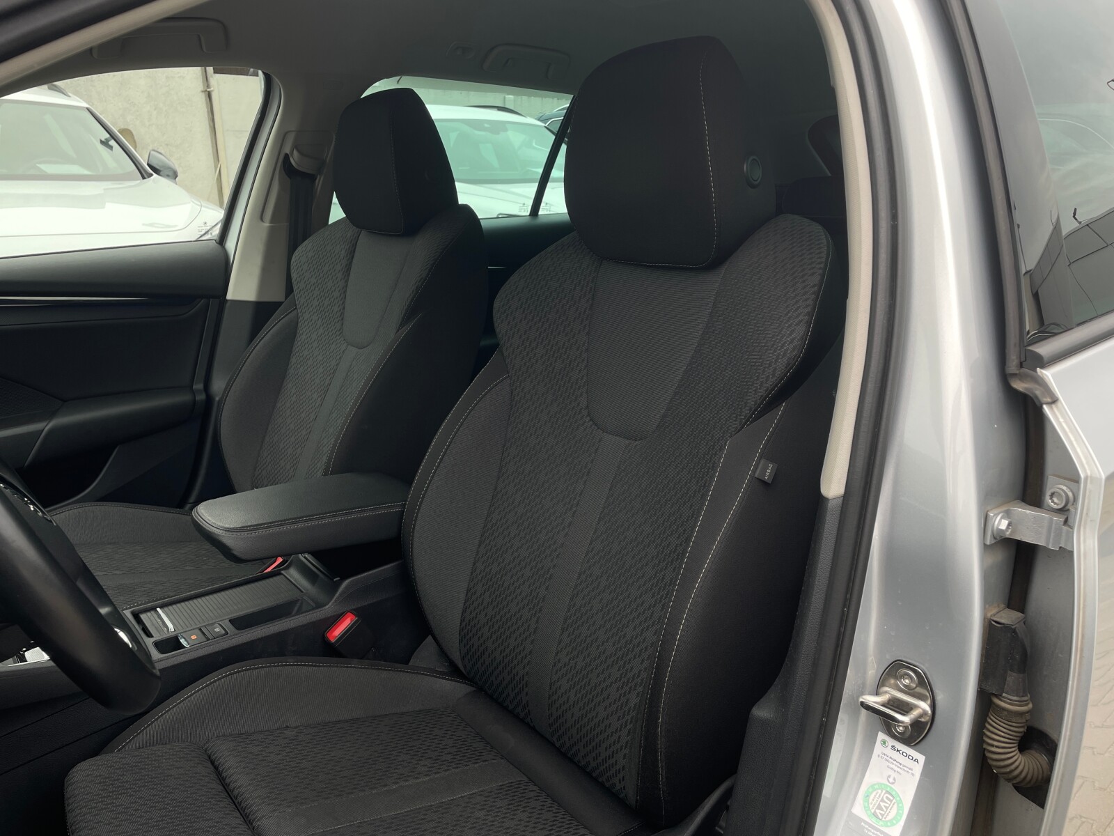 Škoda Octavia Combi - zdjęcie 9