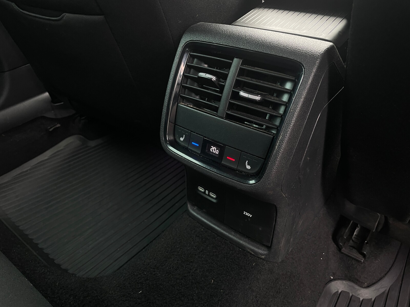 Škoda Octavia Combi - zdjęcie 18