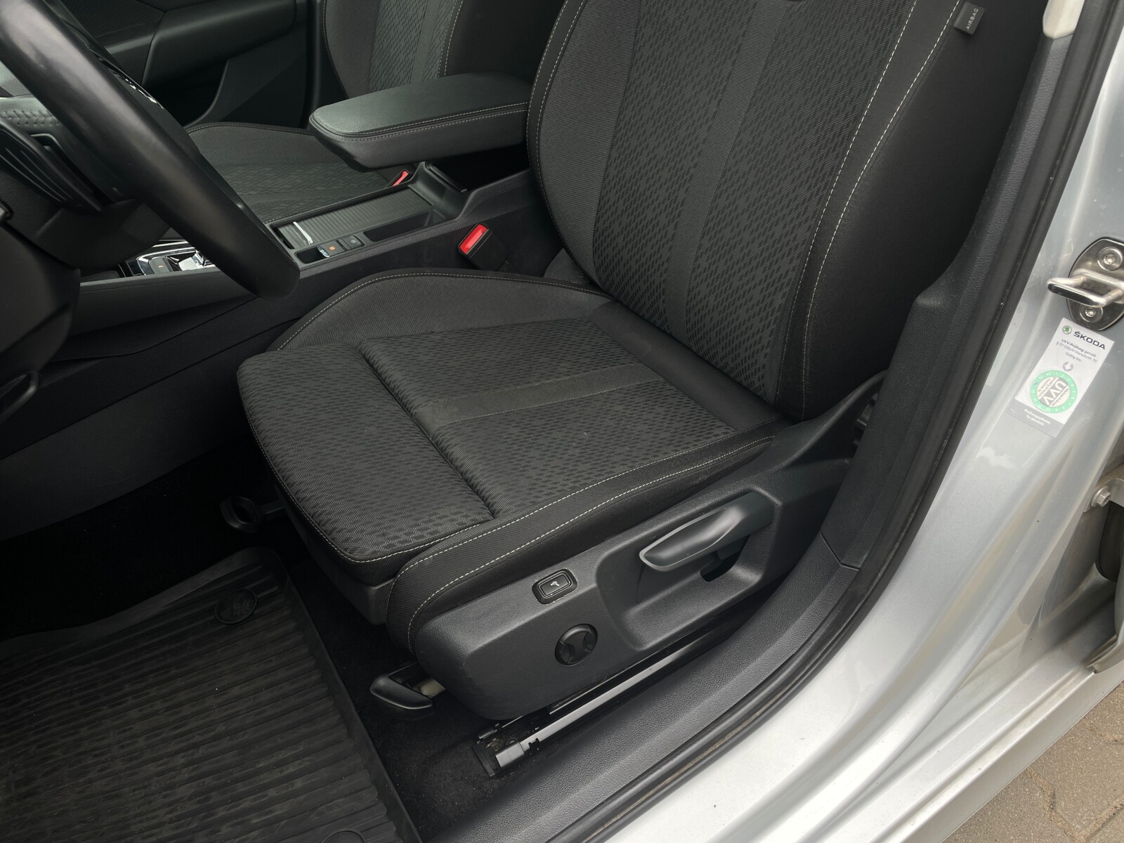Škoda Octavia Combi - zdjęcie 10