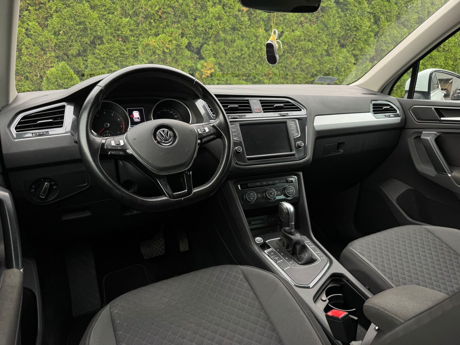 Volkswagen Tiguan - zdjęcie 5