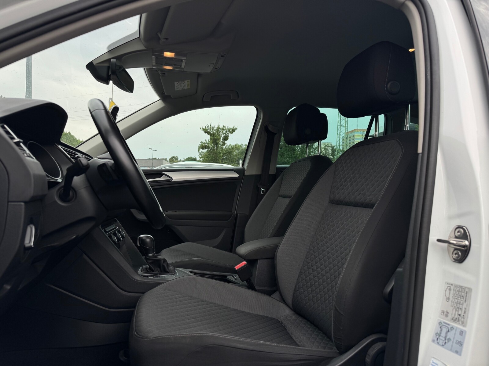 Volkswagen Tiguan - zdjęcie 7