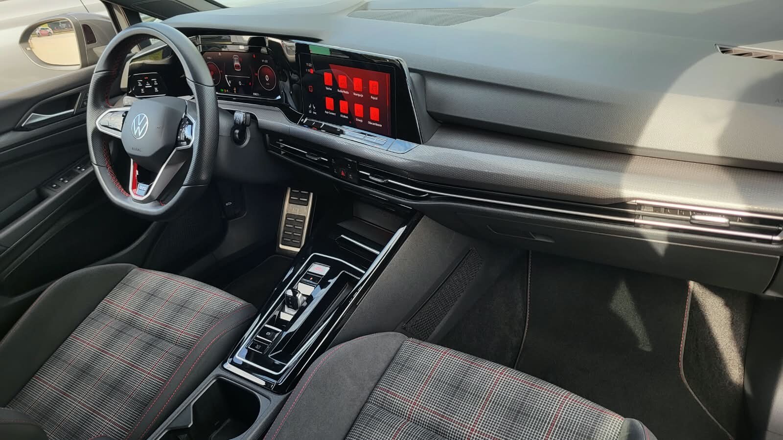 Volkswagen Golf - zdjęcie 13