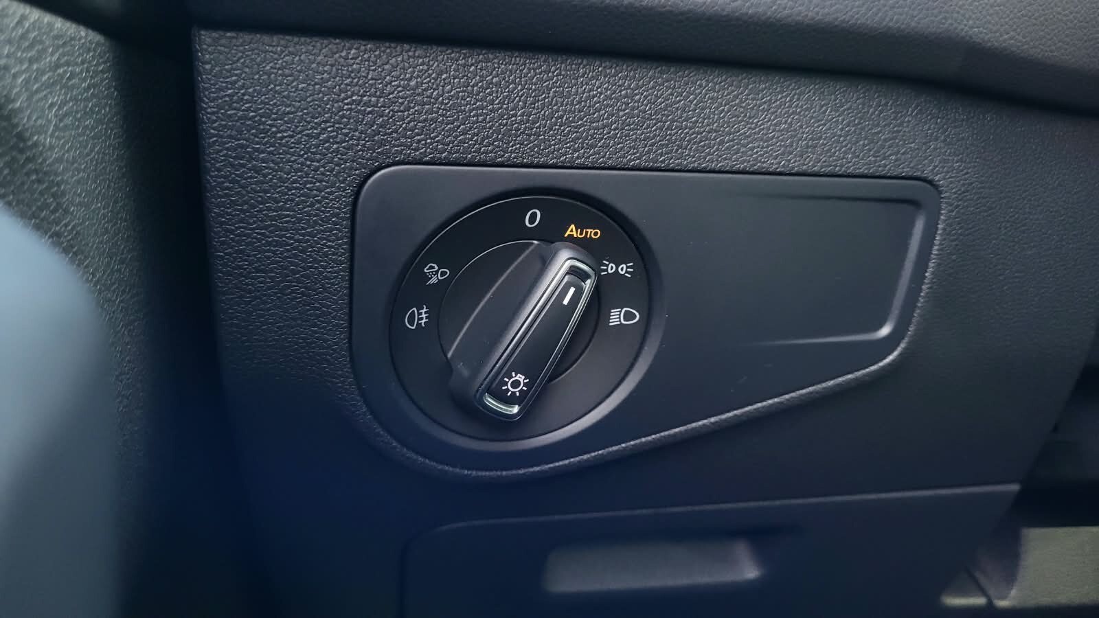 Volkswagen Tiguan - zdjęcie 17