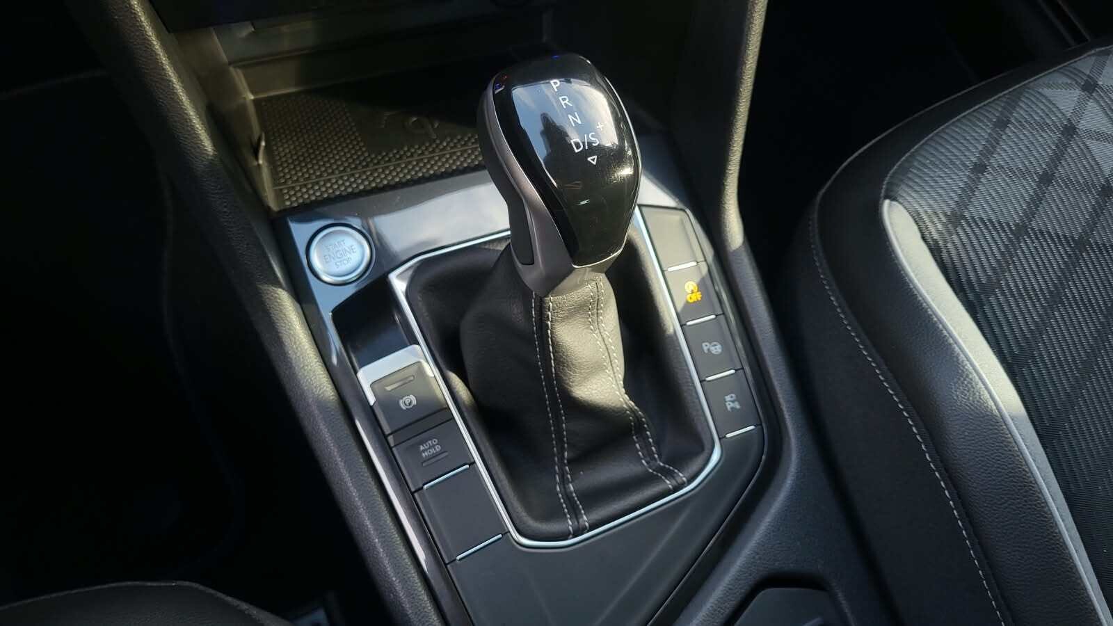 Volkswagen Tiguan - zdjęcie 24