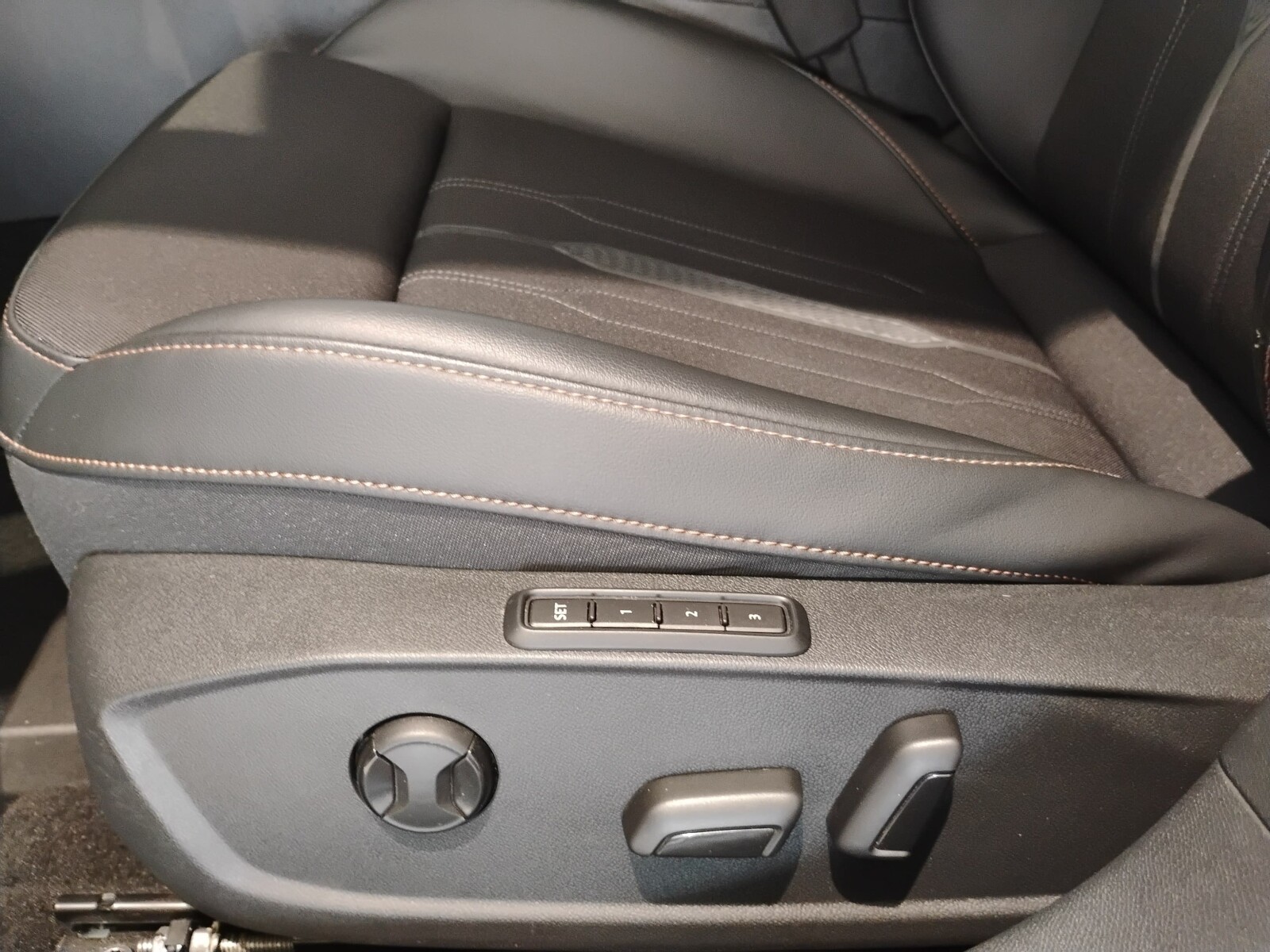 Cupra Leon Sportstourer - zdjęcie 11