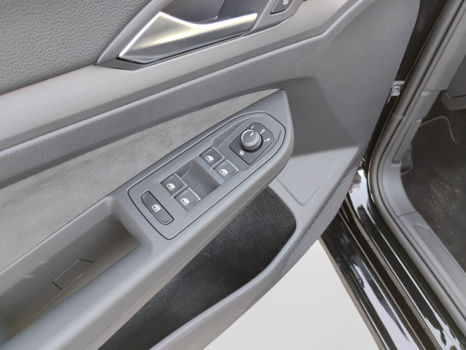 Volkswagen Golf - zdjęcie 13